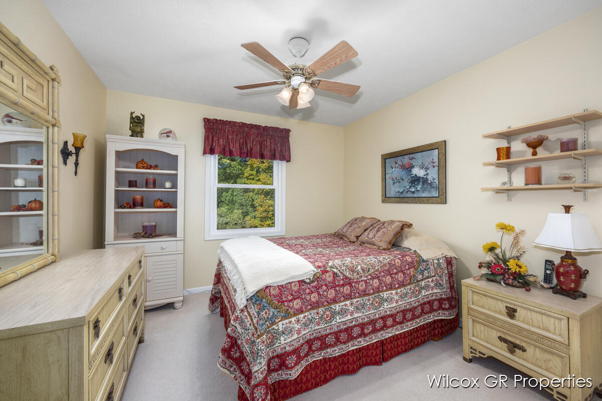 1041 Dogwood Meadows Drive SE Ada MI 49301