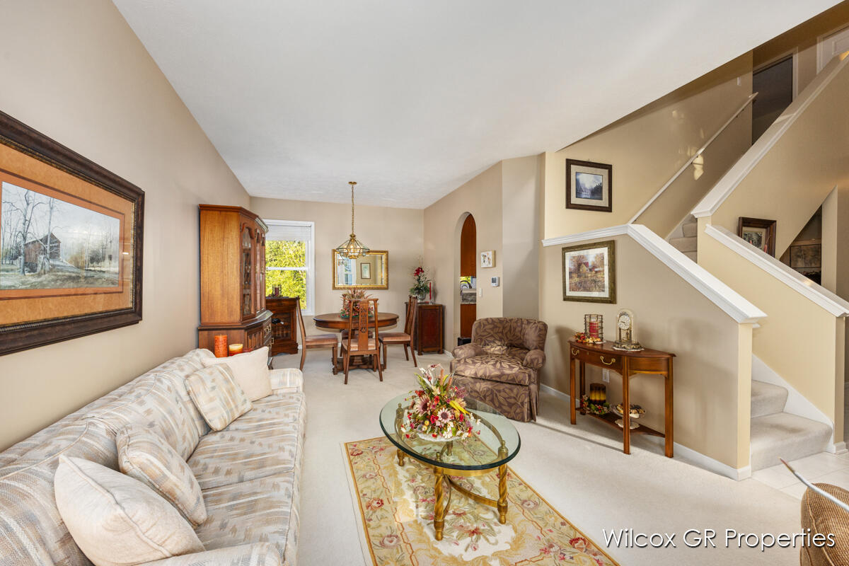 1041 Dogwood Meadows Drive SE Ada MI 49301