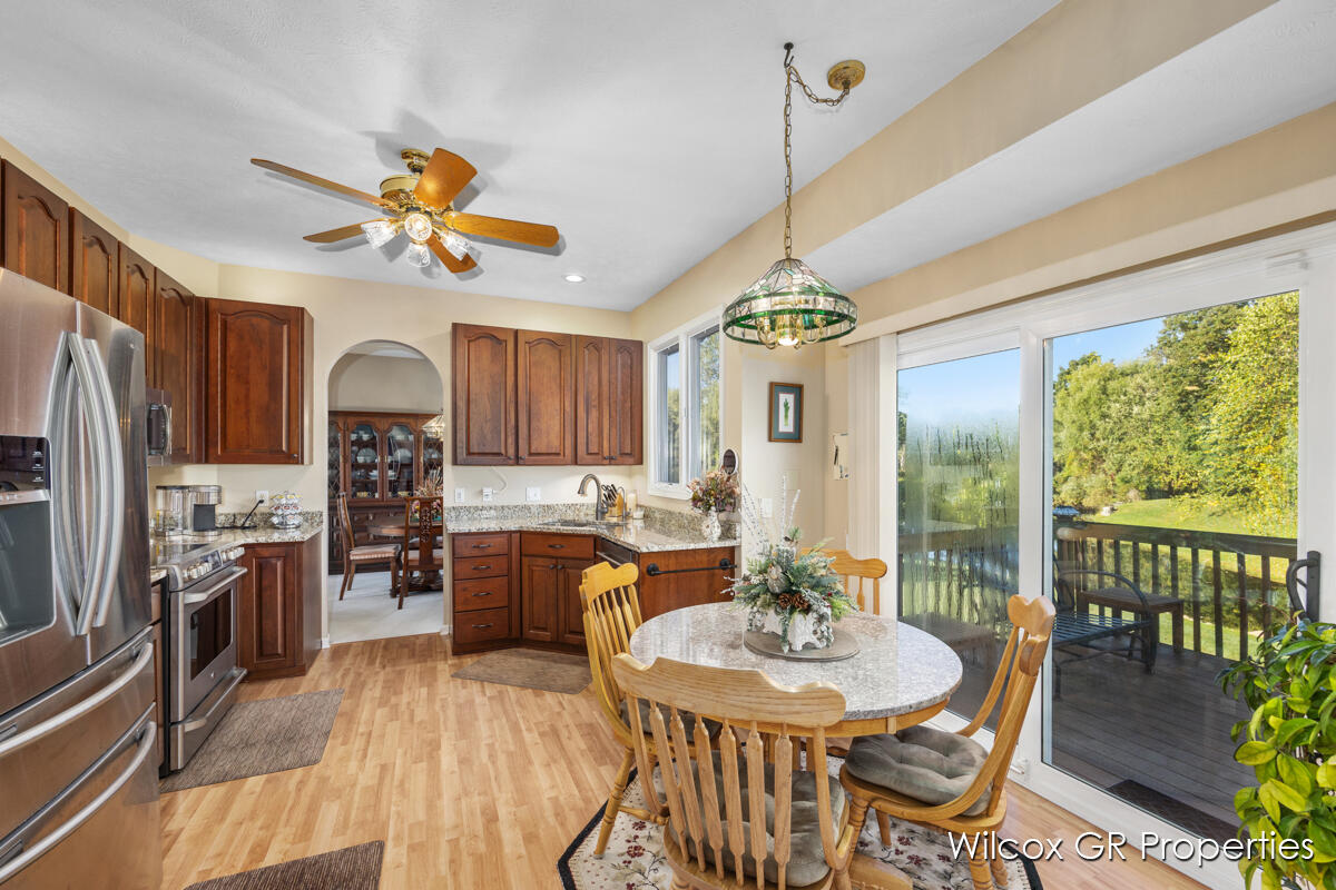 1041 Dogwood Meadows Drive SE Ada MI 49301