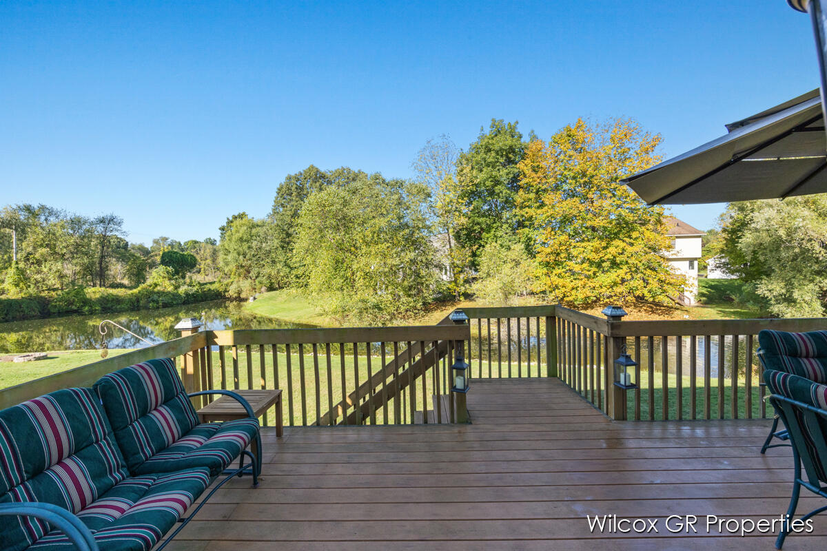 1041 Dogwood Meadows Drive SE Ada MI 49301