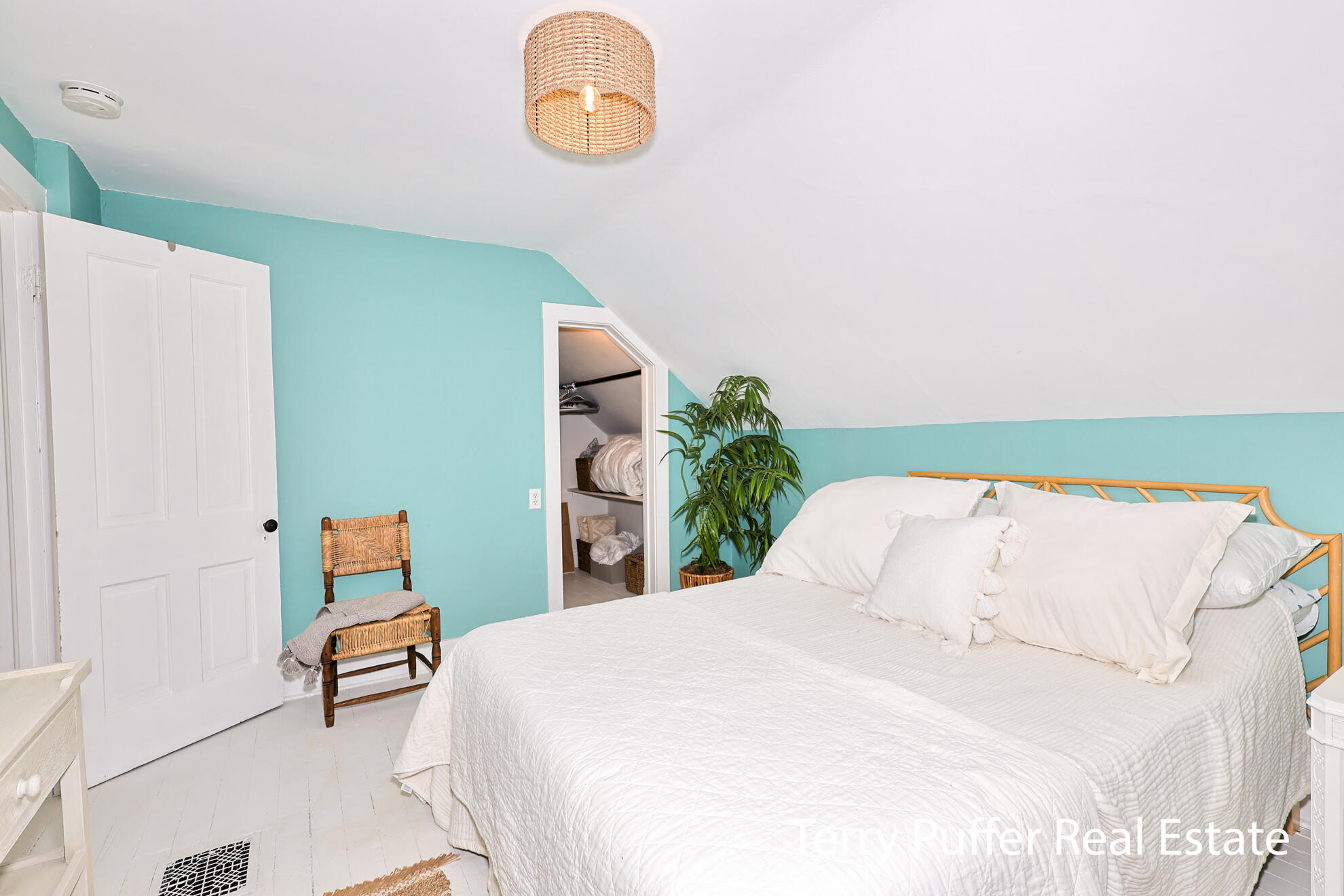 305 N Robert Street Ludington MI 49431