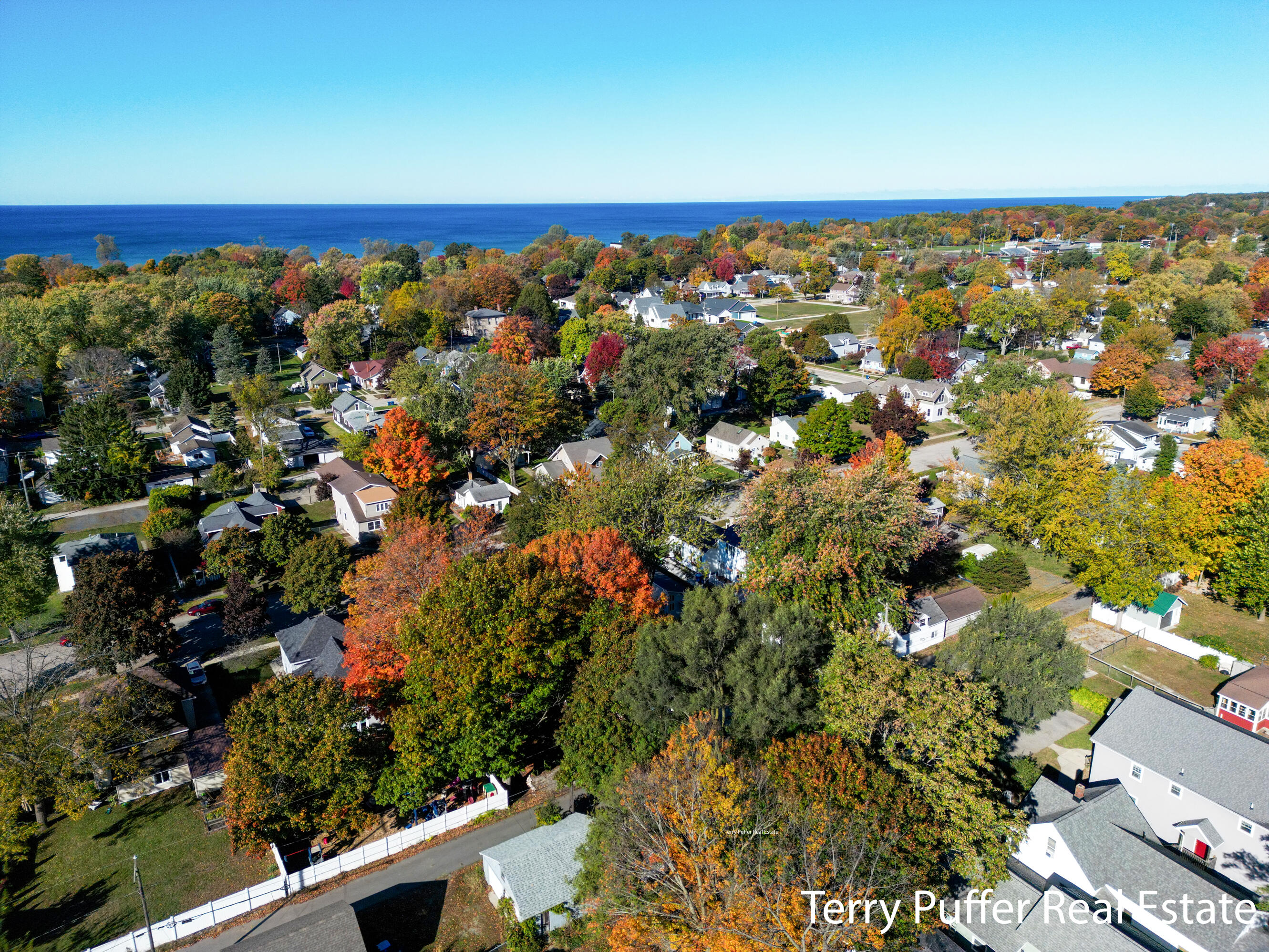 305 N Robert Street Ludington MI 49431