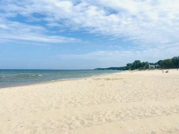 305 N Robert Street Ludington MI 49431