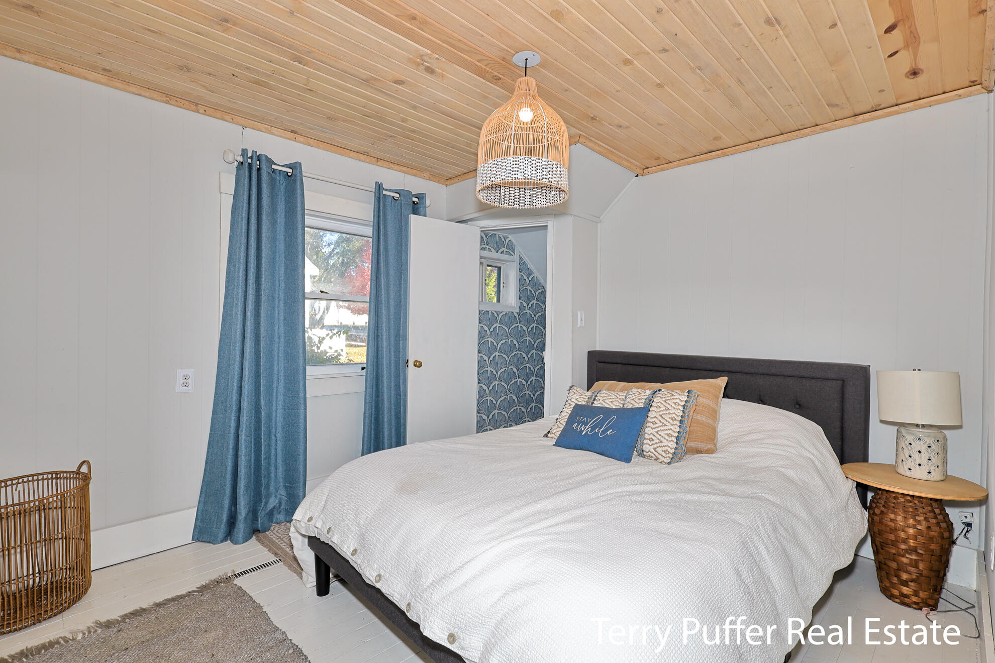 305 N Robert Street Ludington MI 49431