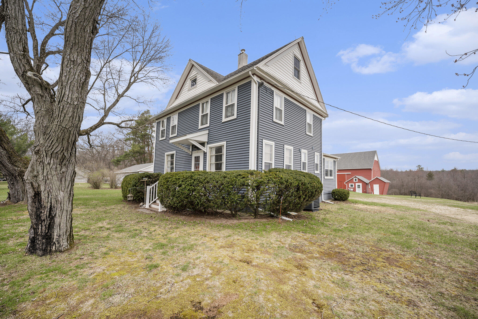 5233 124th Avenue Fennville MI 49408