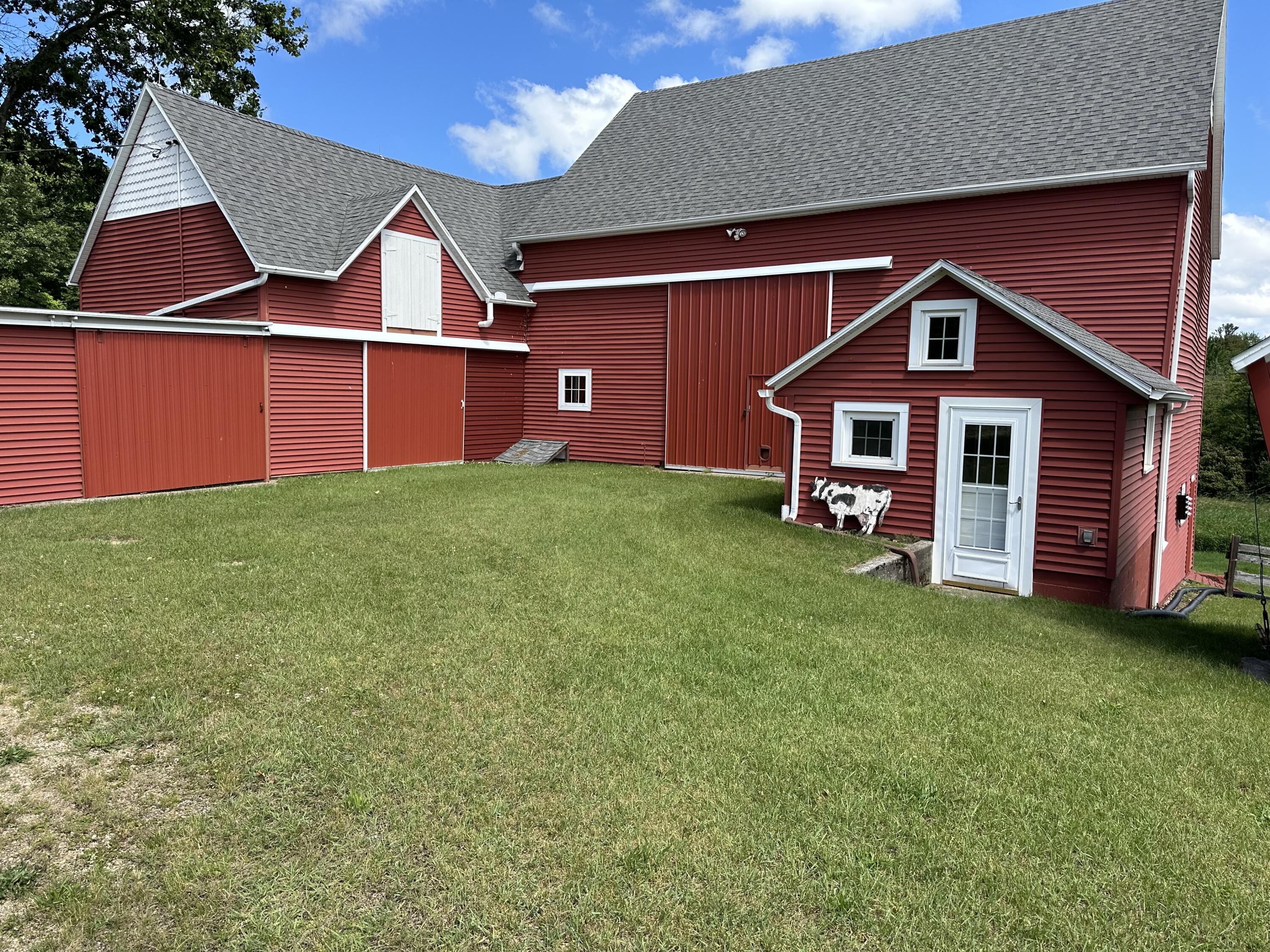5233 124th Avenue Fennville MI 49408
