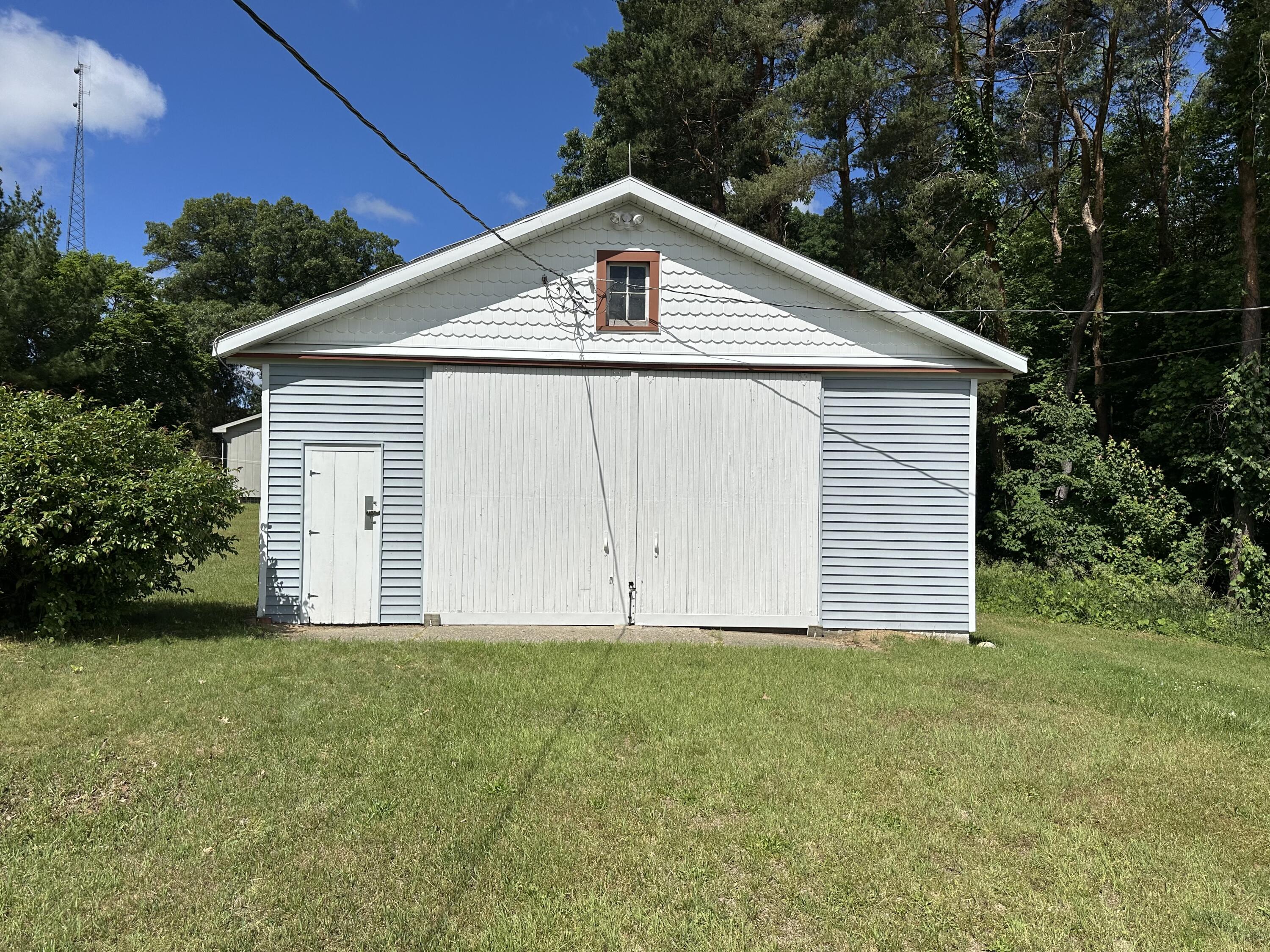 5233 124th Avenue Fennville MI 49408