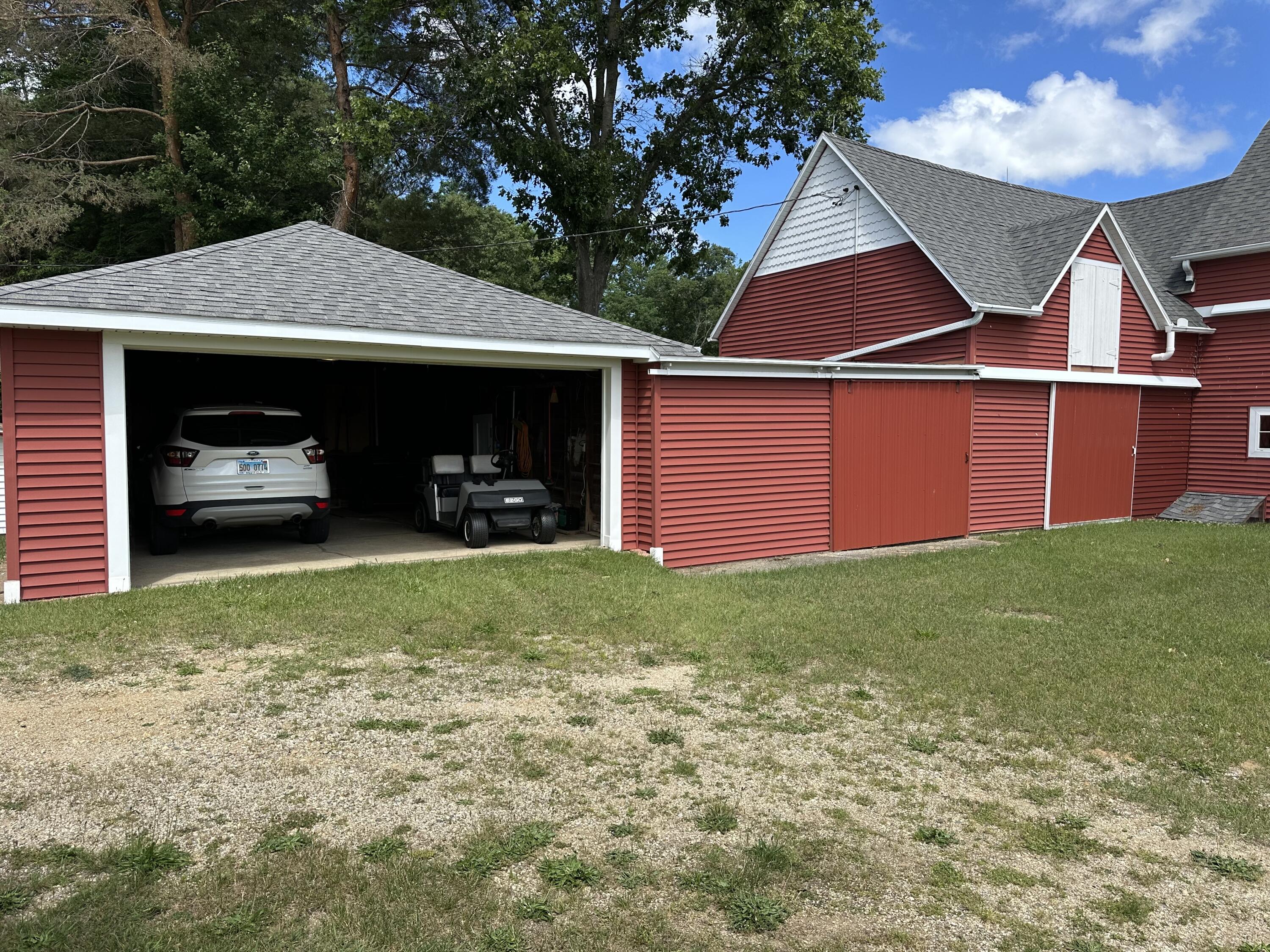 5233 124th Avenue Fennville MI 49408