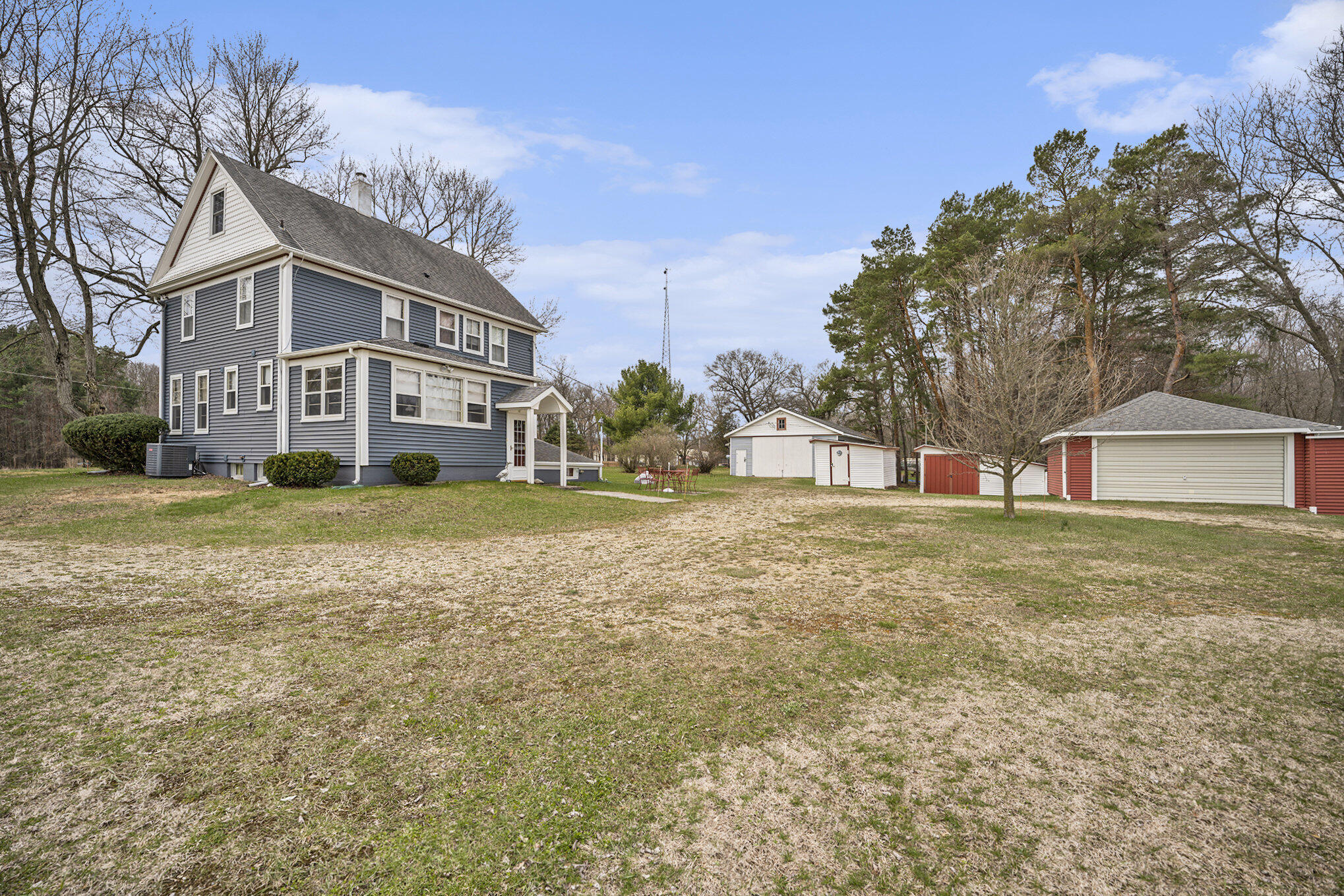 5233 124th Avenue Fennville MI 49408