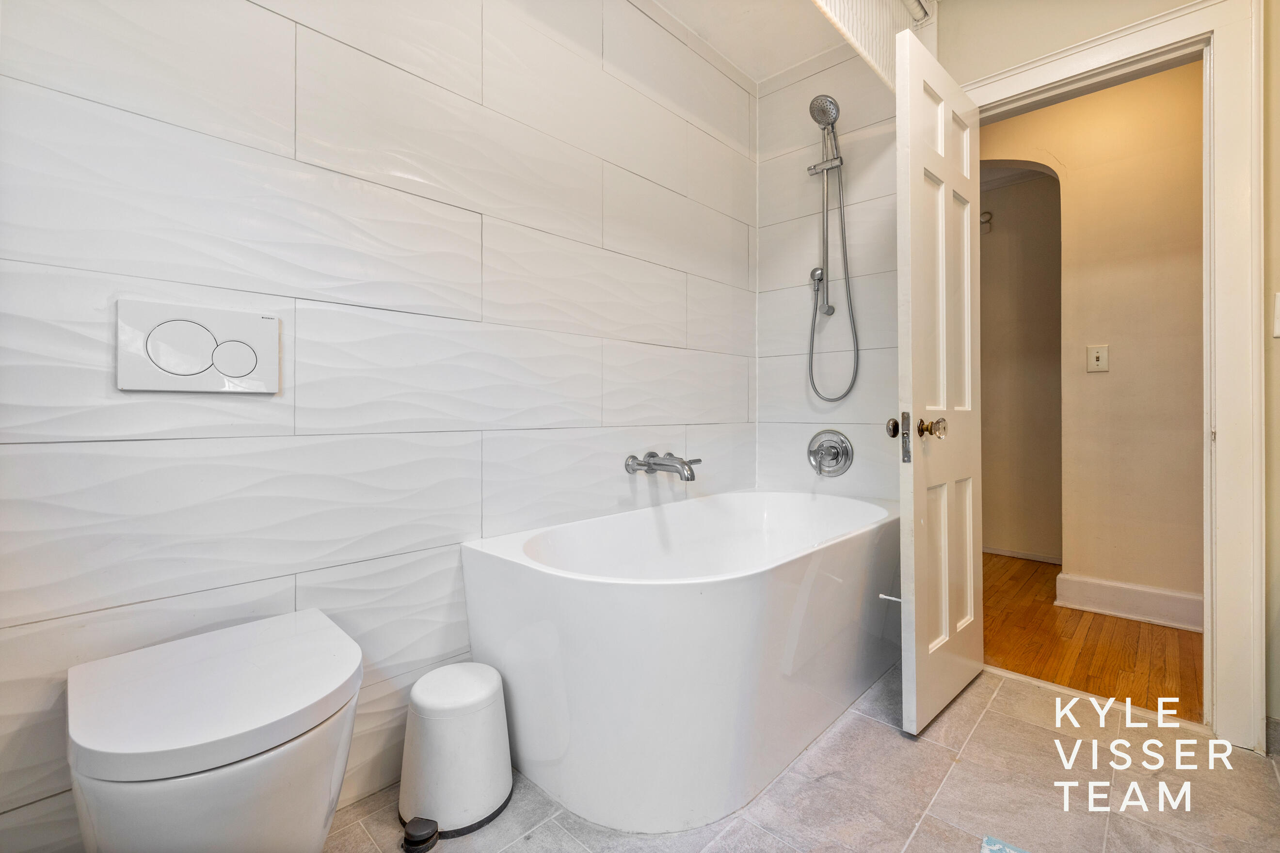 508 Cambridge Boulevard SE East Grand Rapids MI 49506