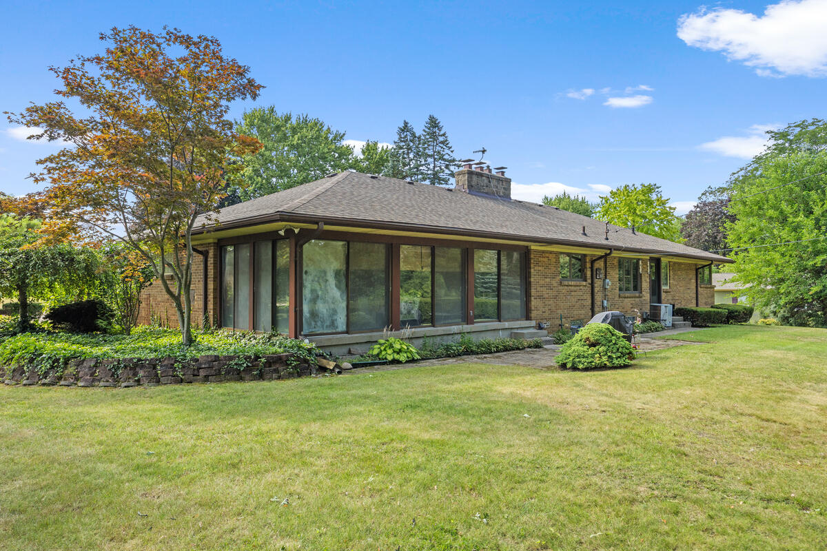 132 Morningside Drive SE Grand Rapids MI 49506