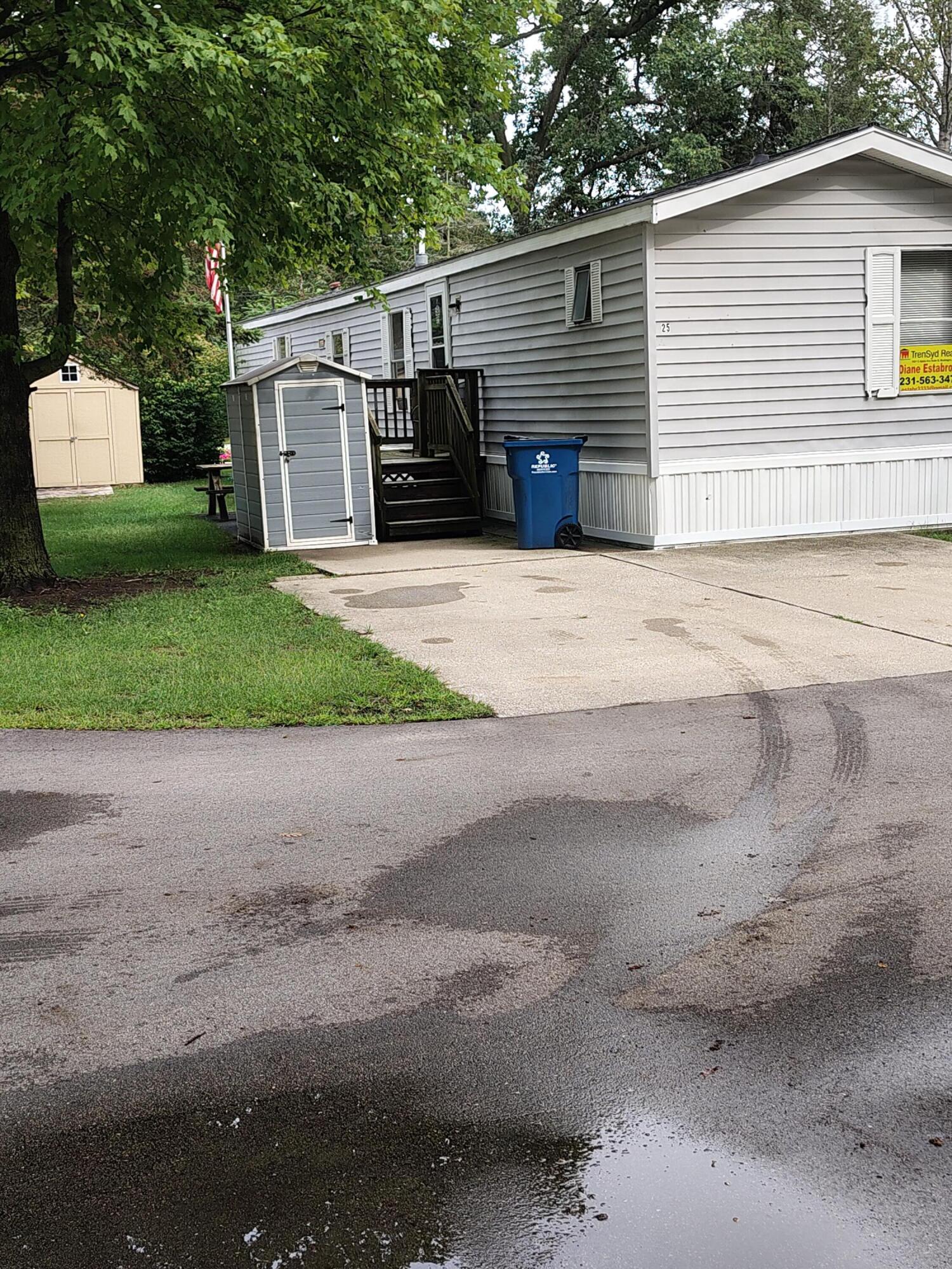2701 Huizenga Street Norton Shores MI 49444