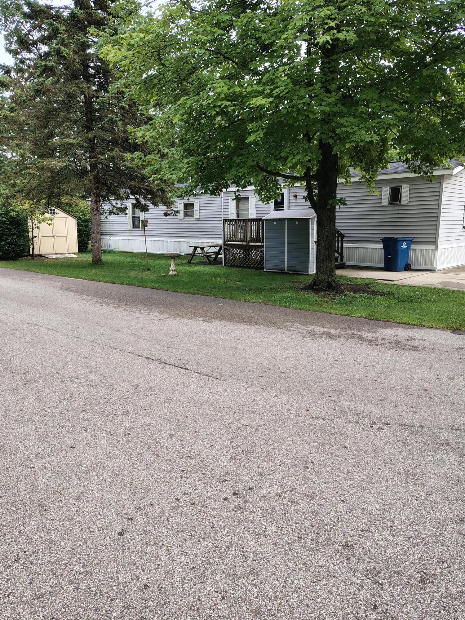 2701 Huizenga Street Norton Shores MI 49444