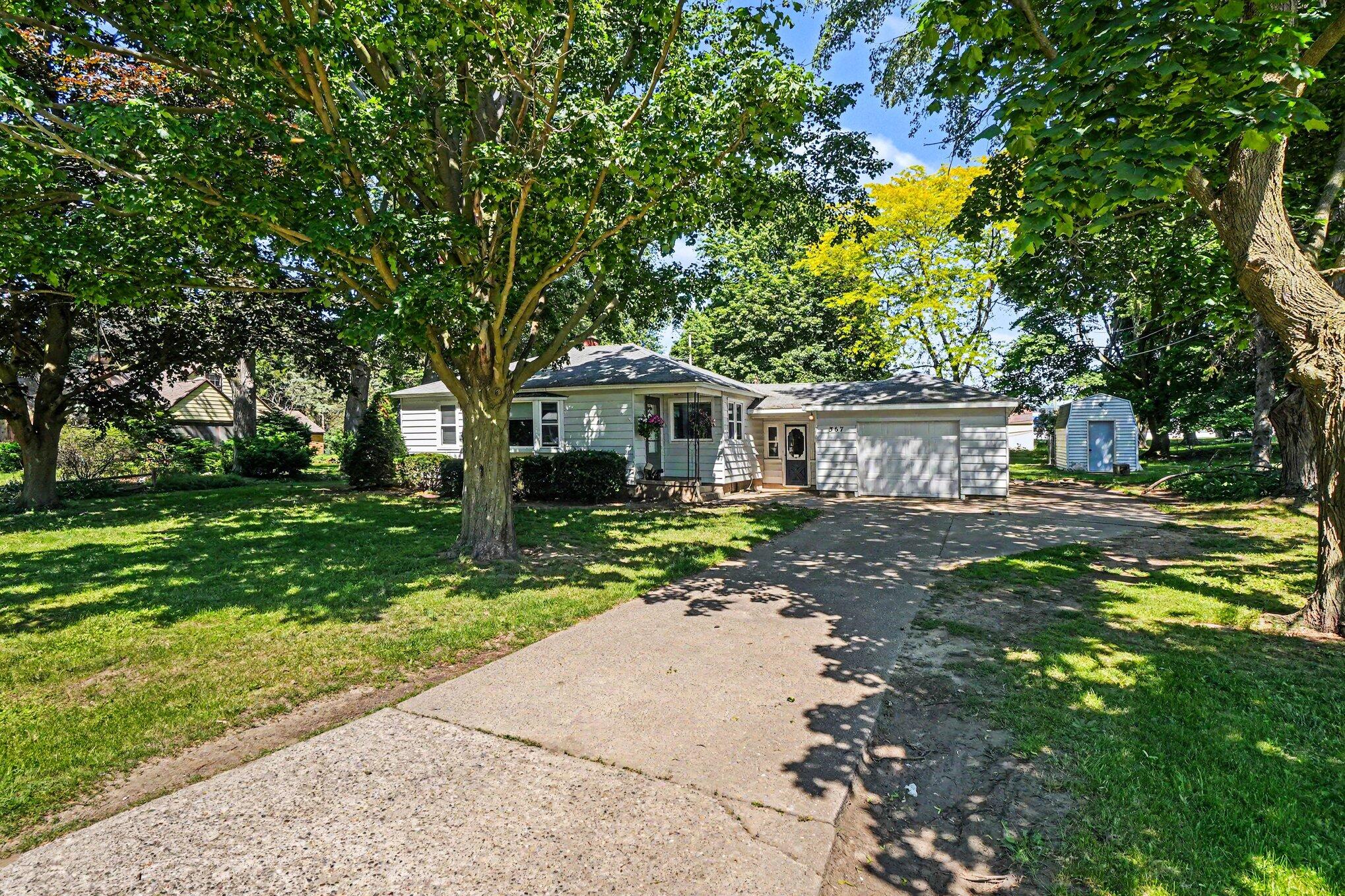 367 Lane Avenue Holland MI 49423