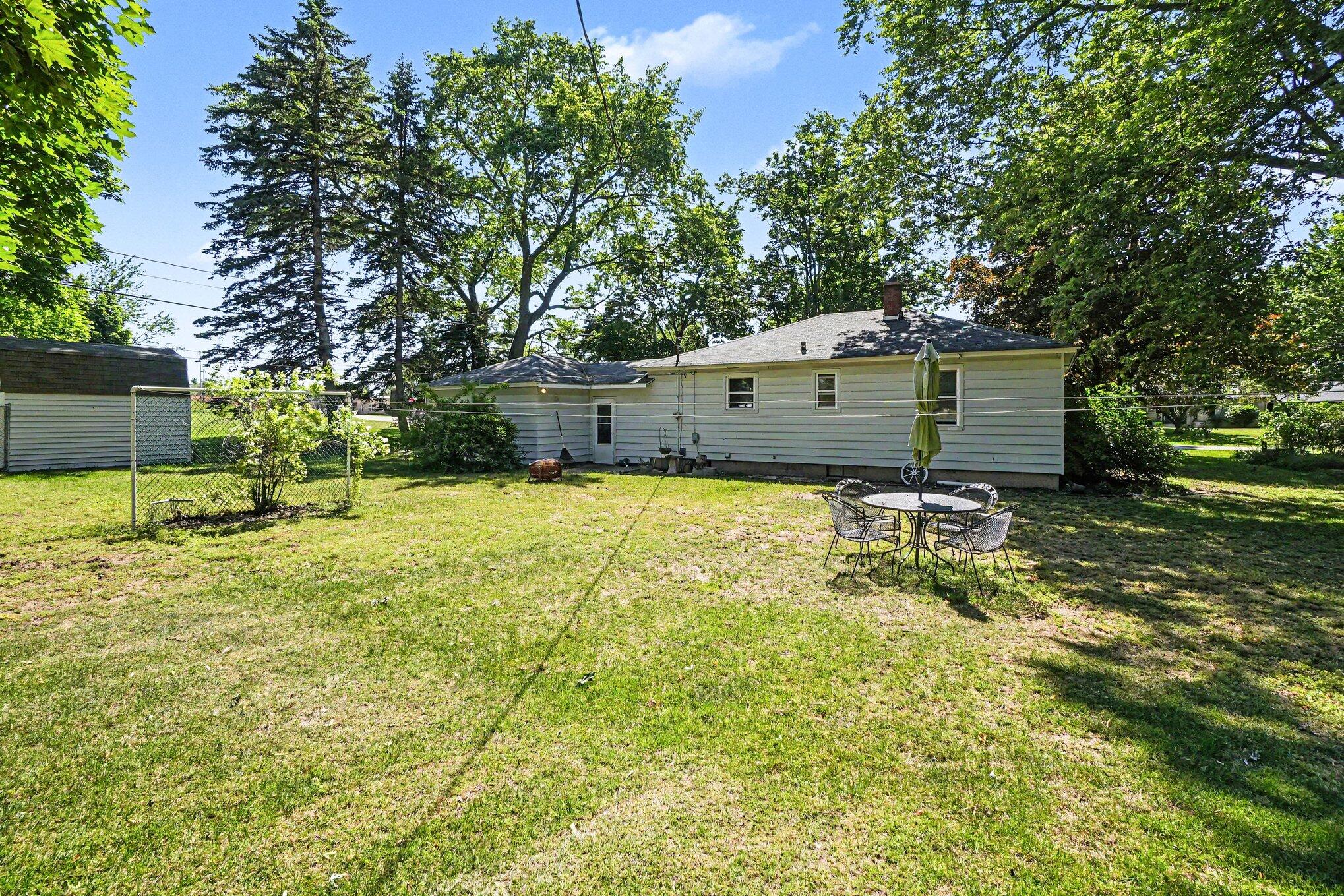 367 Lane Avenue Holland MI 49423