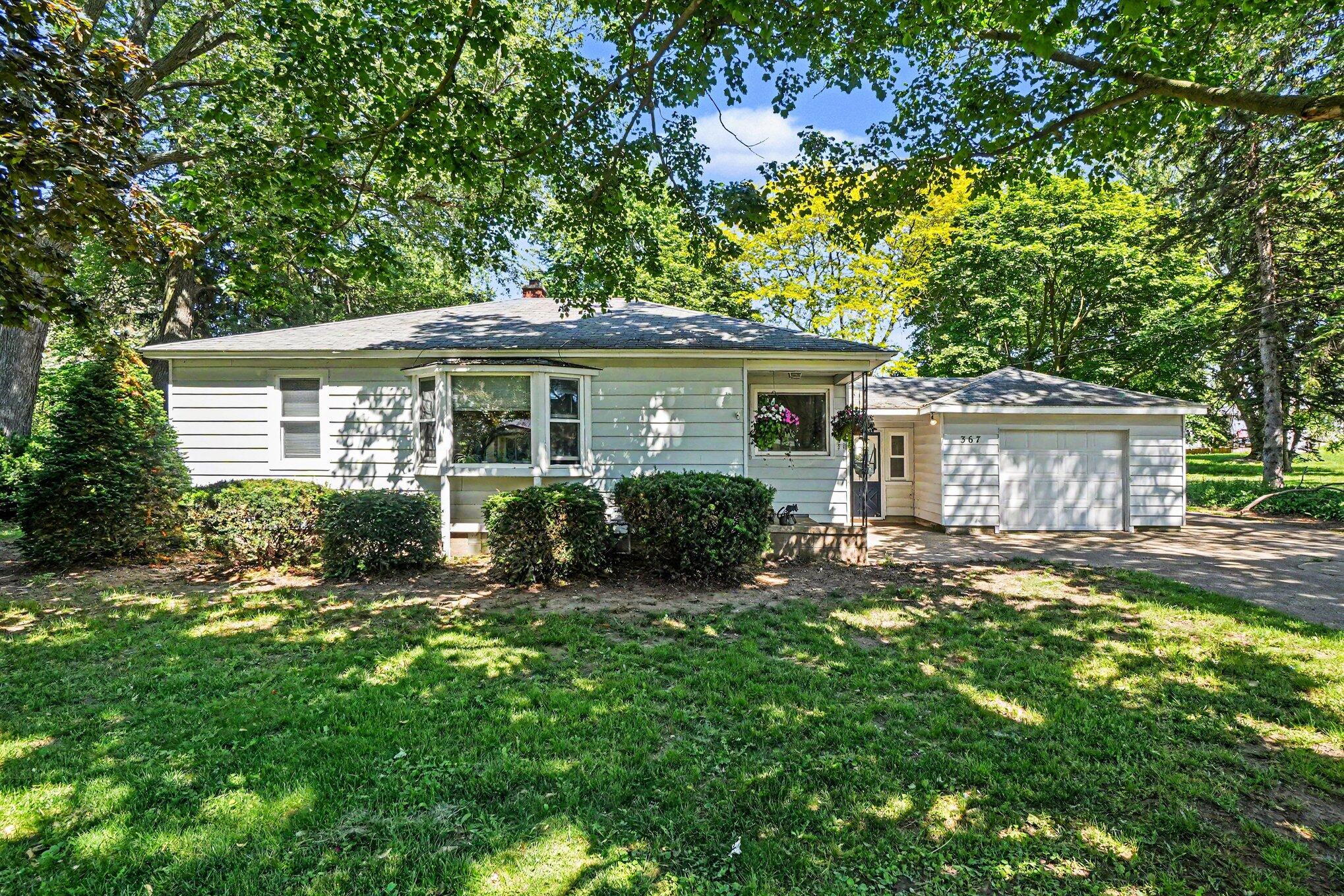 367 Lane Avenue Holland MI 49423