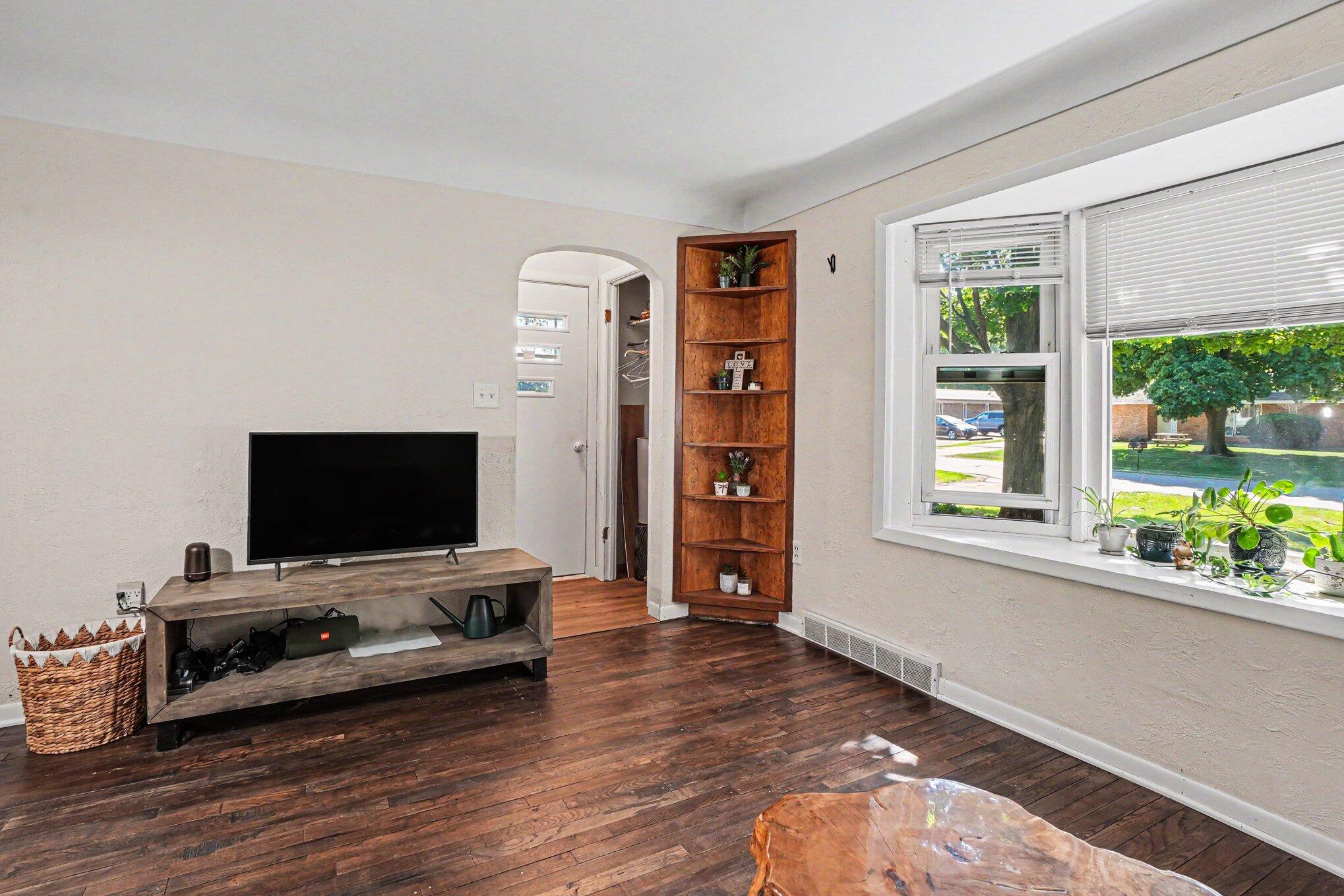 367 Lane Avenue Holland MI 49423
