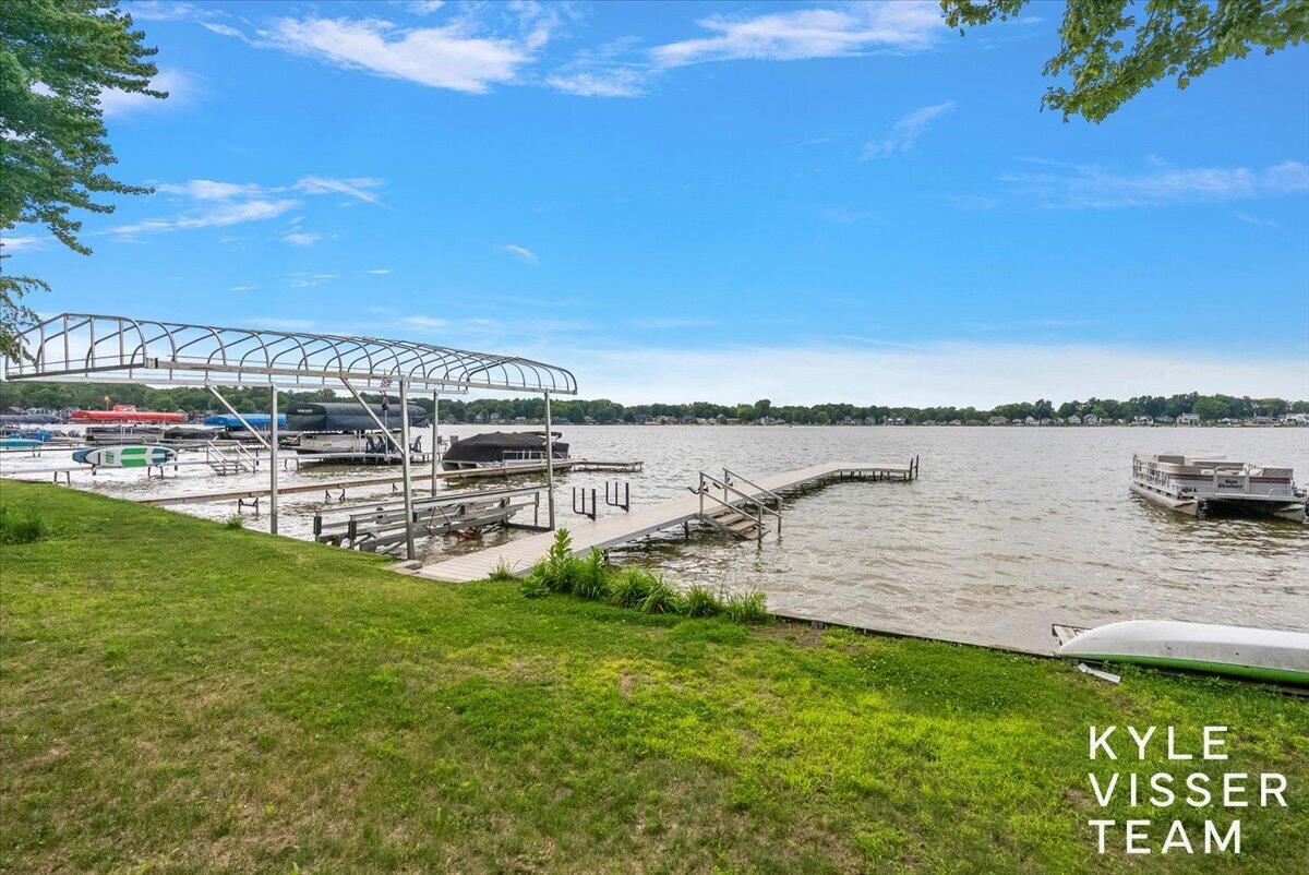 7007 Goldenrod Avenue NE Rockford MI 49341