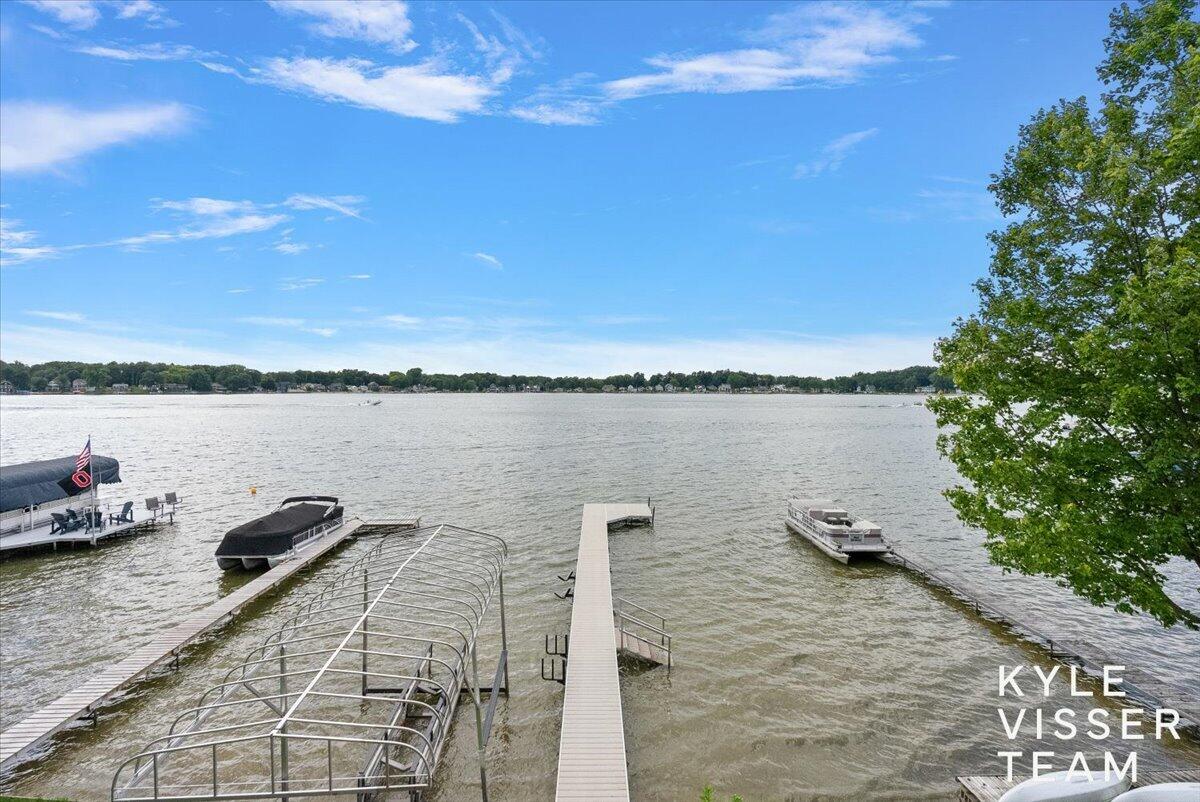 7007 Goldenrod Avenue NE Rockford MI 49341
