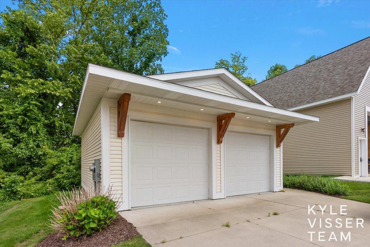 7007 Goldenrod Avenue NE Rockford MI 49341
