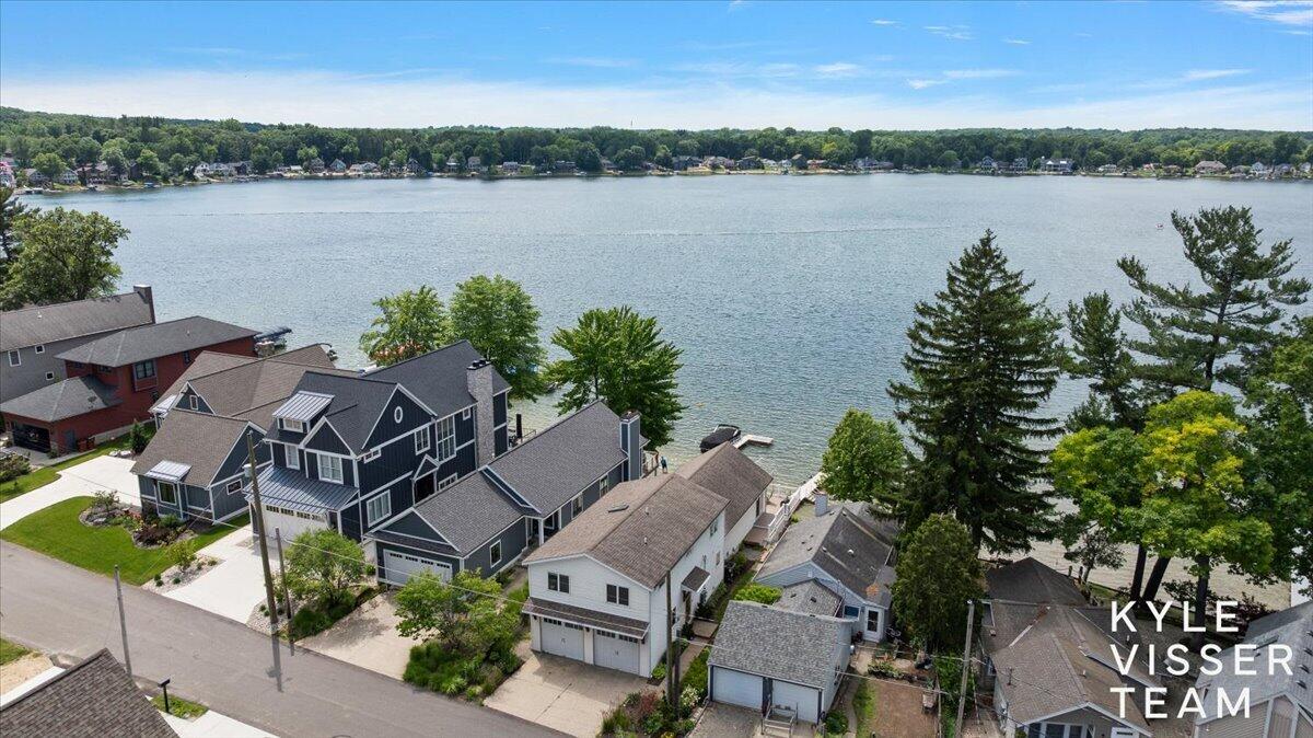 7007 Goldenrod Avenue NE Rockford MI 49341
