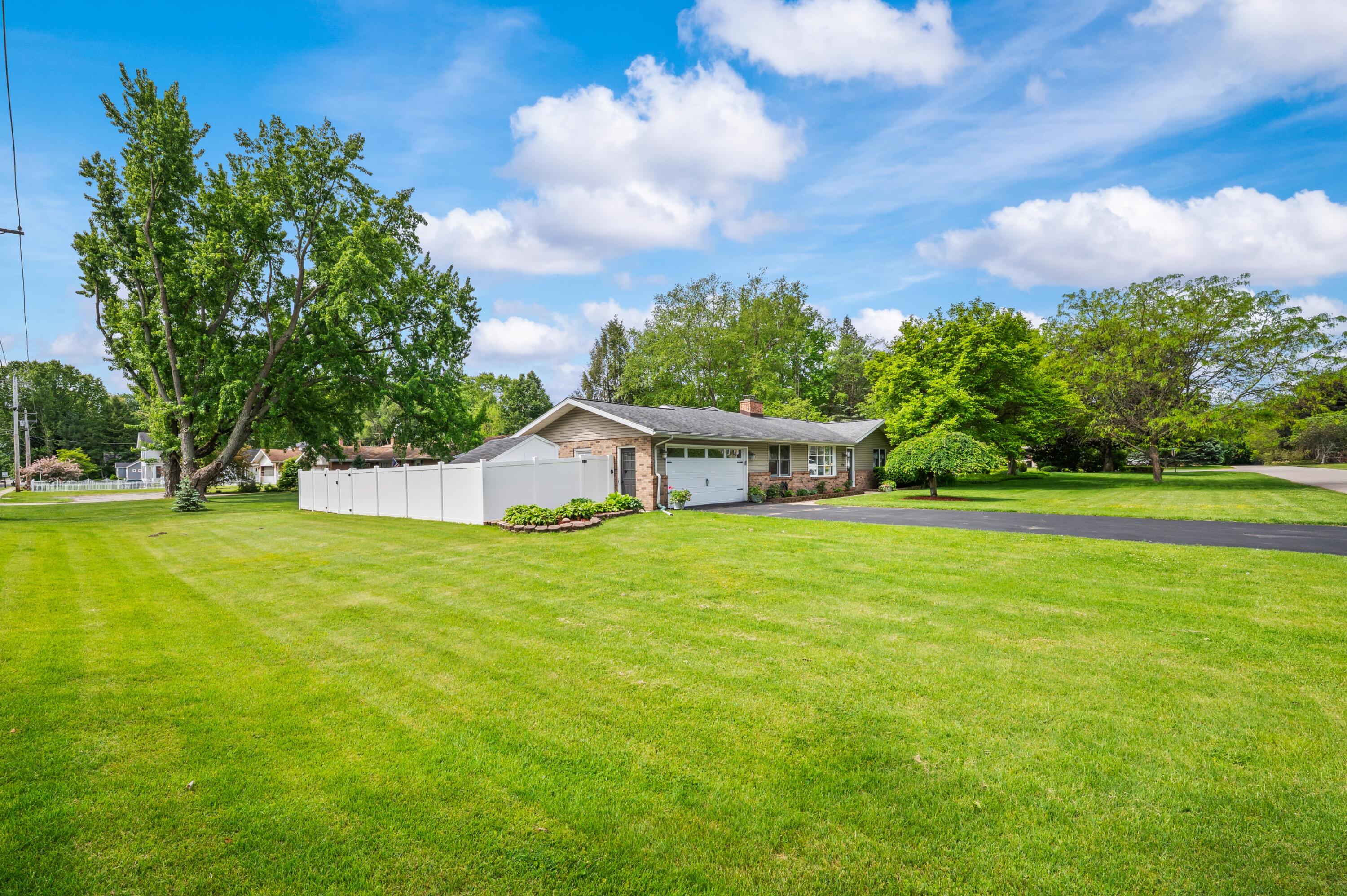 1710 Redwood Drive Stevensville MI 49127