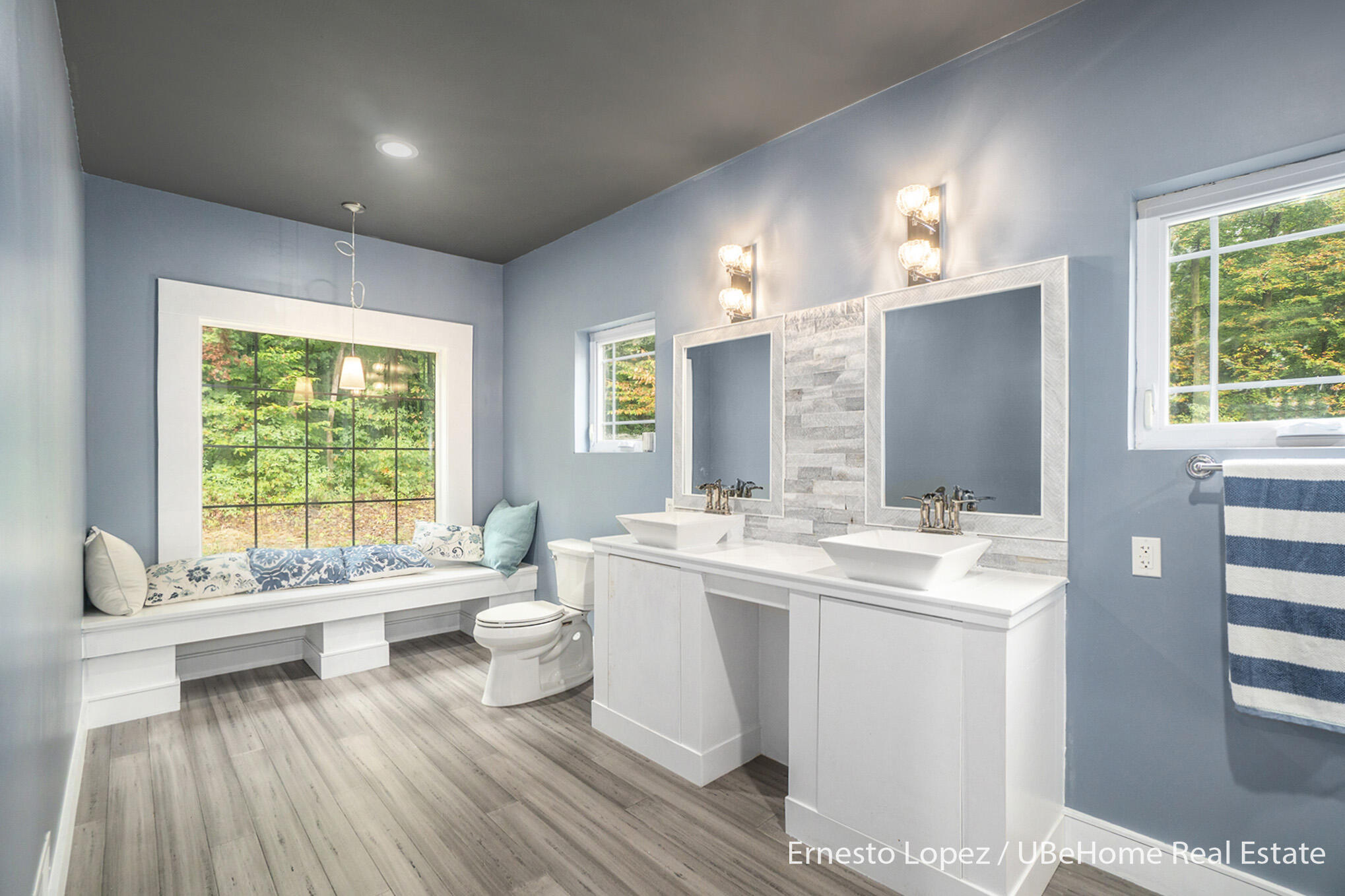 6467 118th Avenue Fennville MI 49408