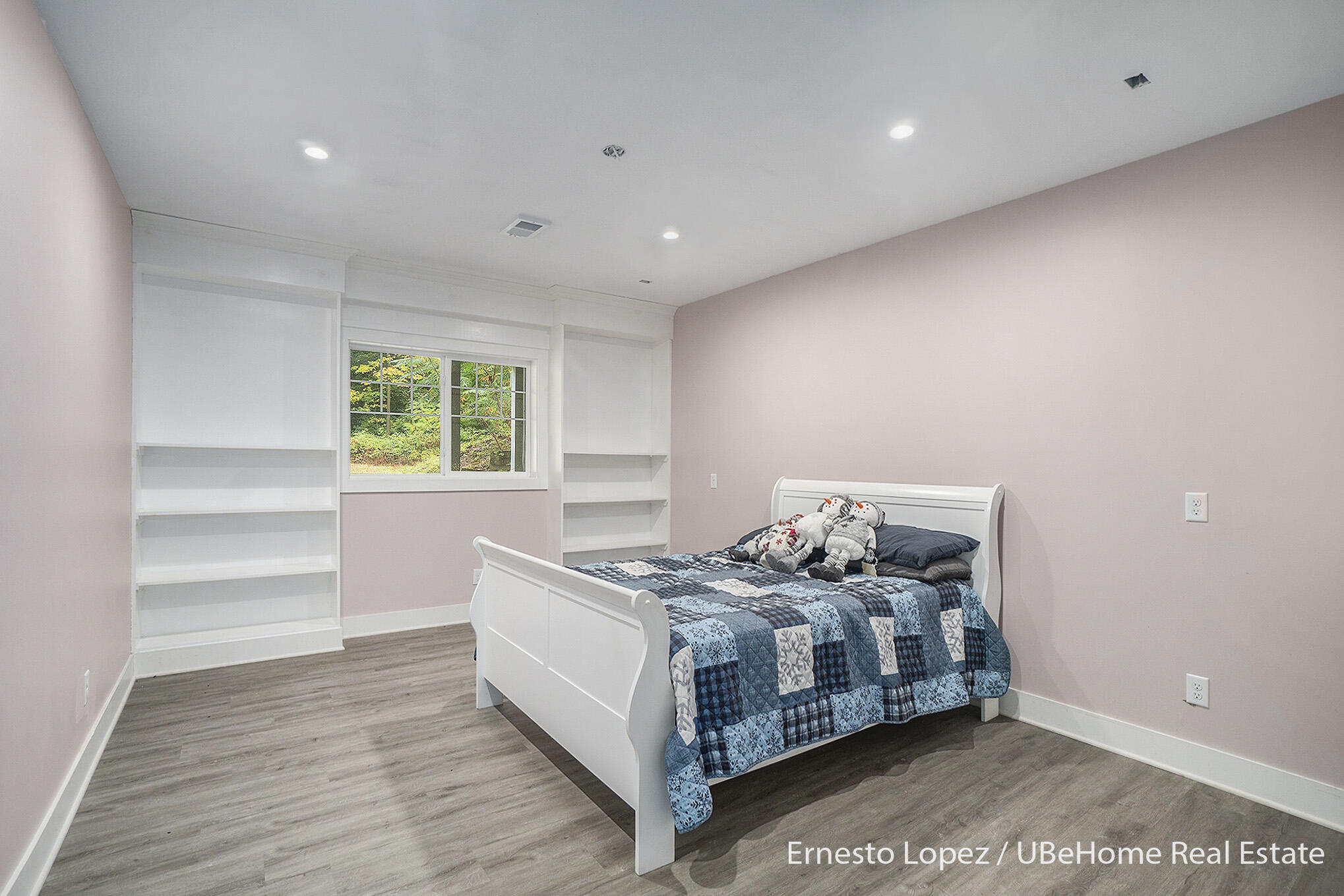 6467 118th Avenue Fennville MI 49408