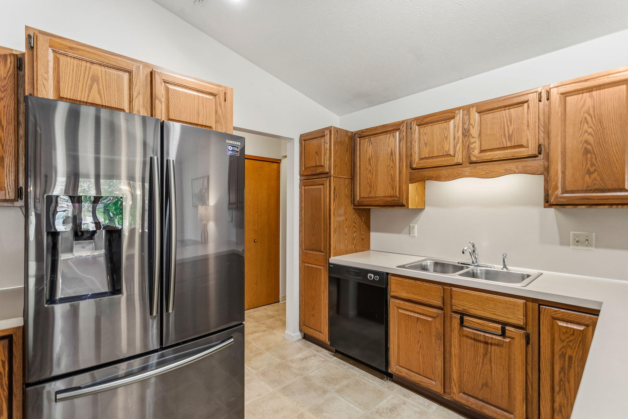 2515 Oak Forest Drive Holland MI 49424