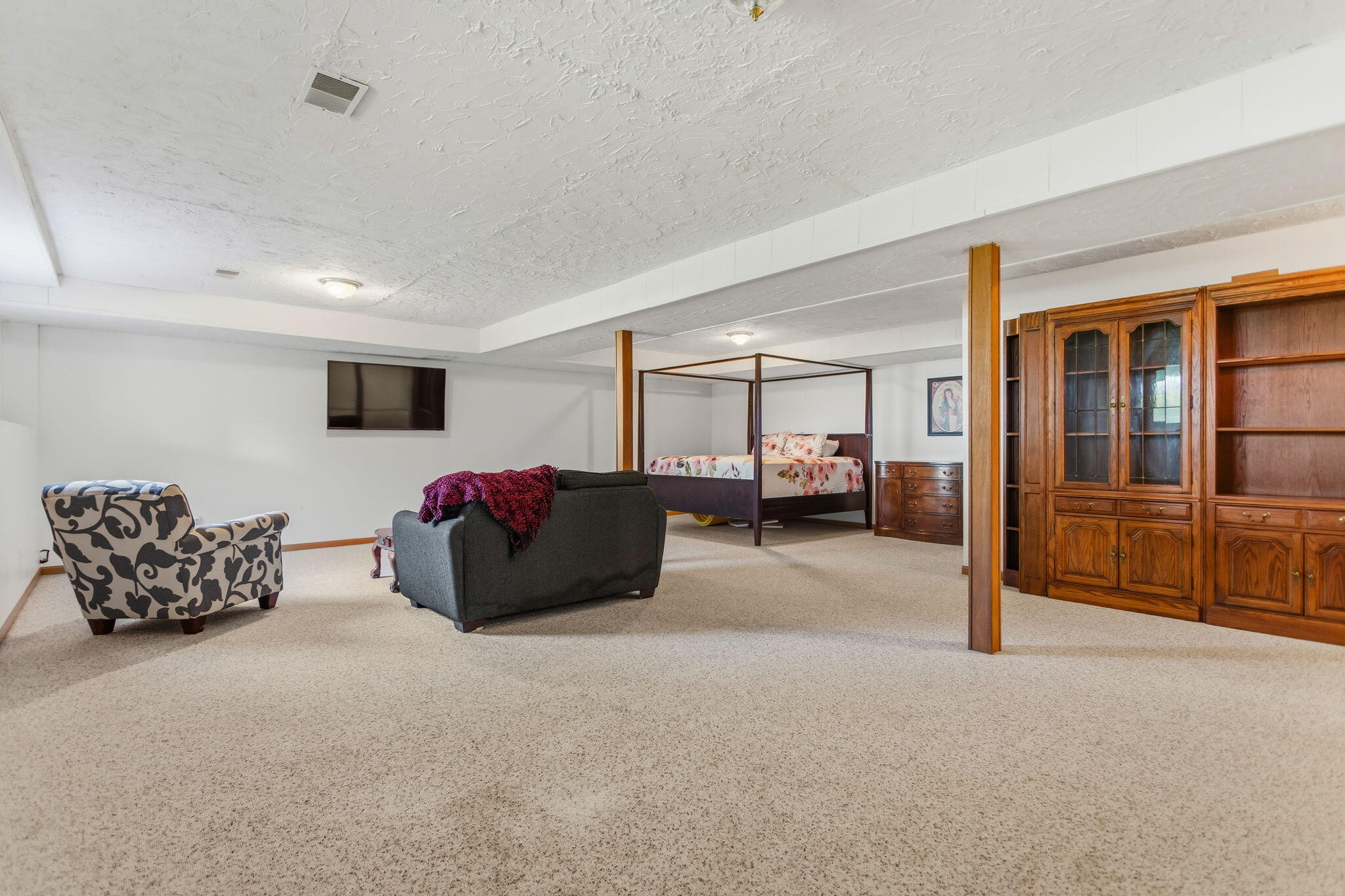 2515 Oak Forest Drive Holland MI 49424