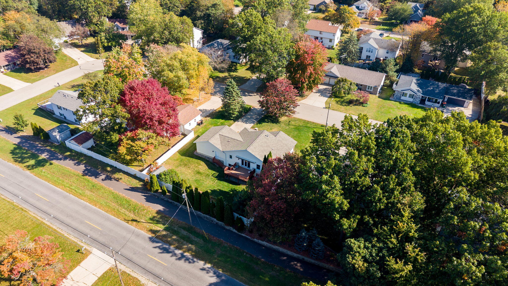 2515 Oak Forest Drive Holland MI 49424