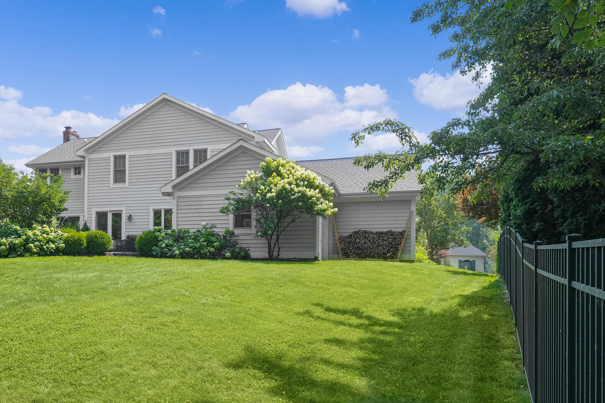 2477 Blackberry Lane NE Grand Rapids MI 49525