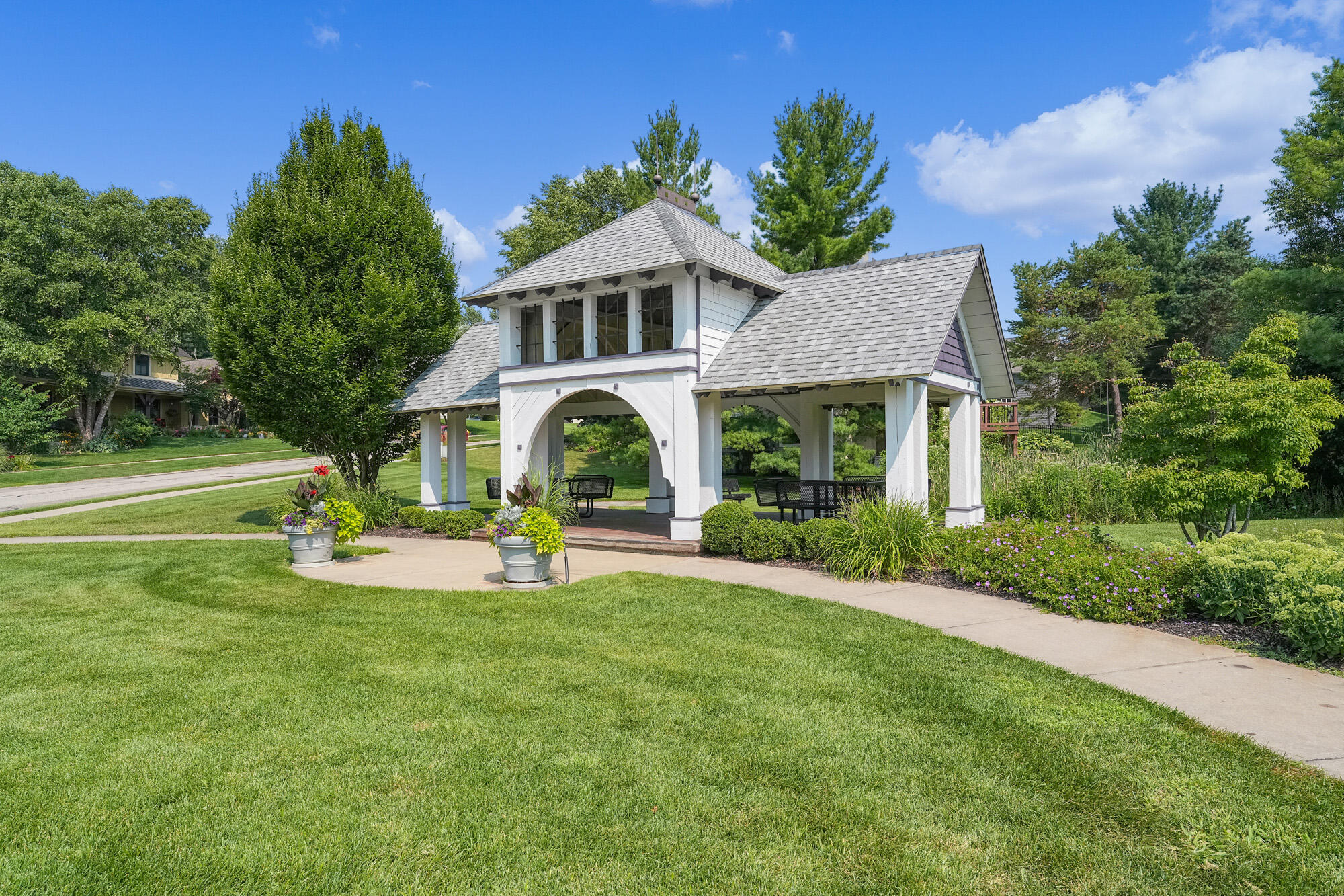 2477 Blackberry Lane NE Grand Rapids MI 49525