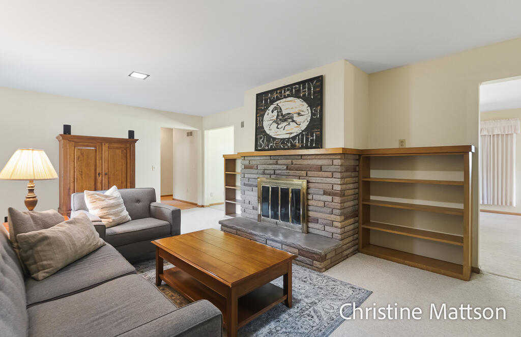 1913 Crestwood Lane Muskegon MI 49441
