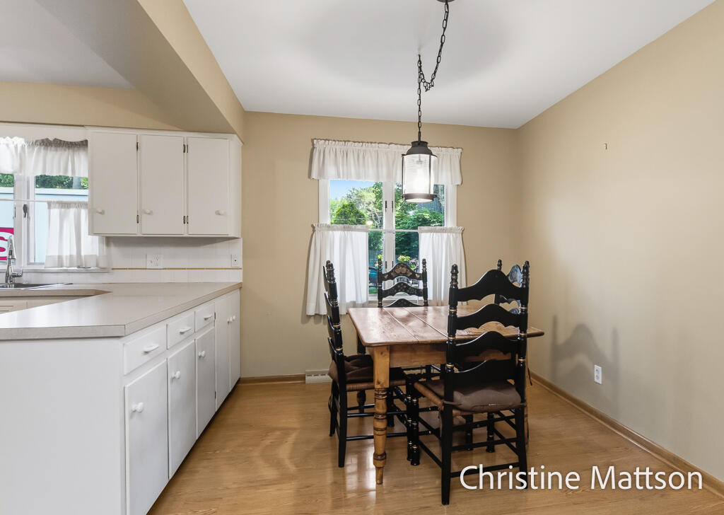 1913 Crestwood Lane Muskegon MI 49441