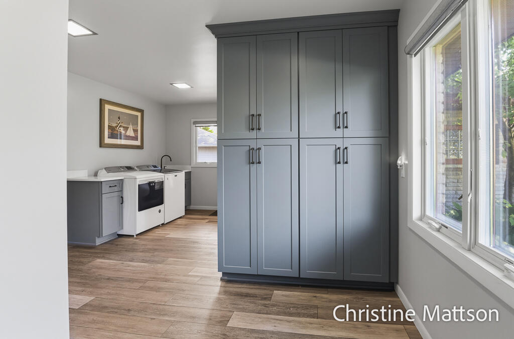 1913 Crestwood Lane Muskegon MI 49441