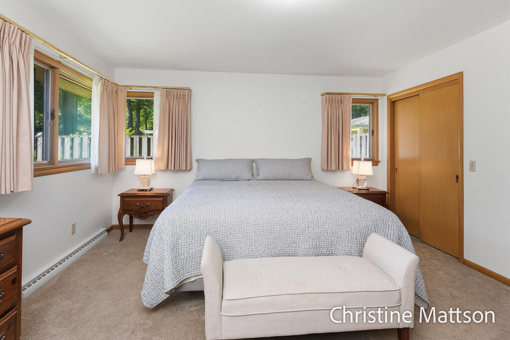 1913 Crestwood Lane Muskegon MI 49441