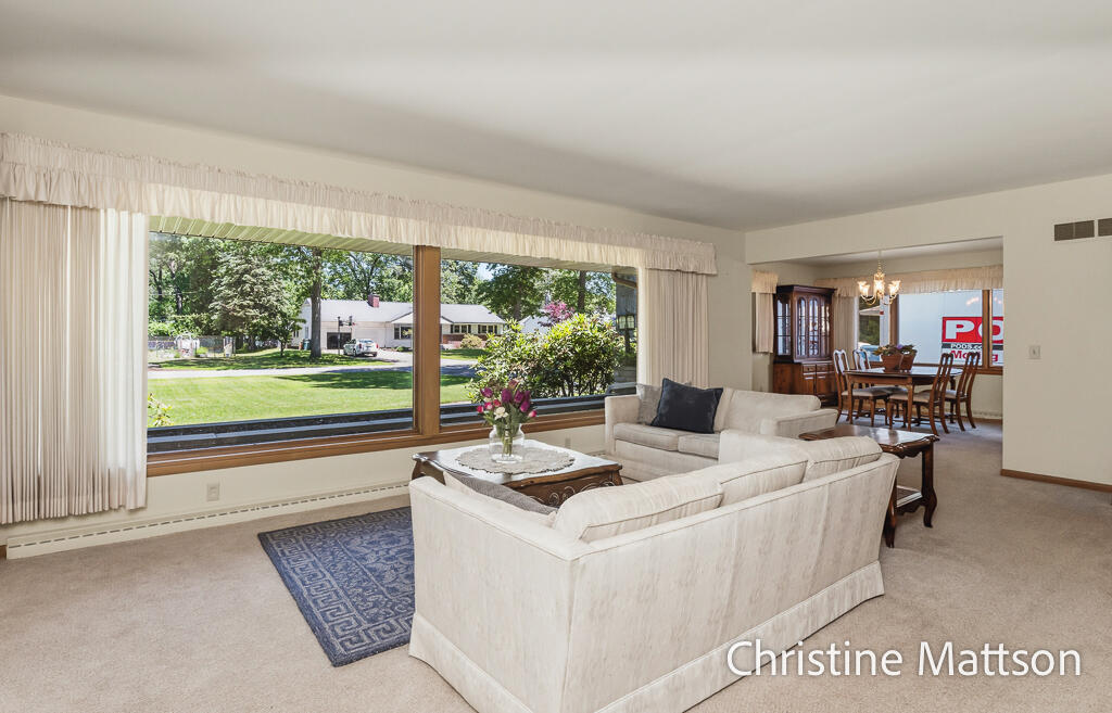 1913 Crestwood Lane Muskegon MI 49441