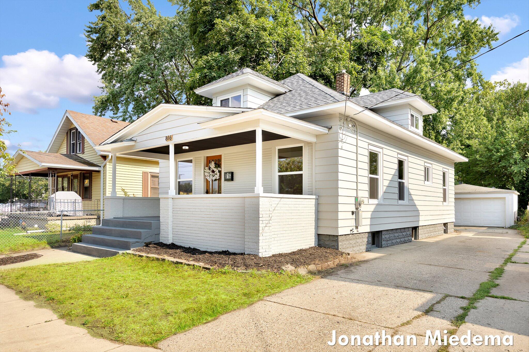 816 Richmond Street NW Grand Rapids MI 49504