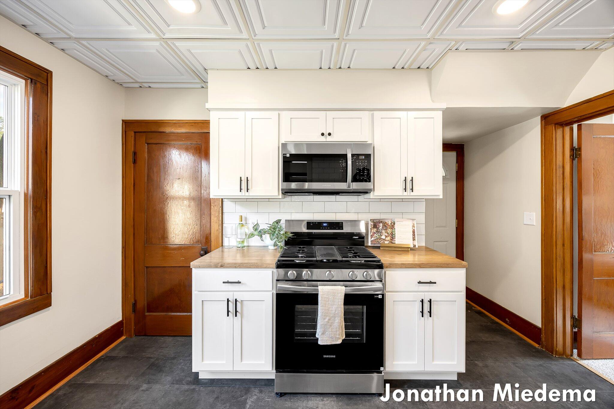 816 Richmond Street NW Grand Rapids MI 49504
