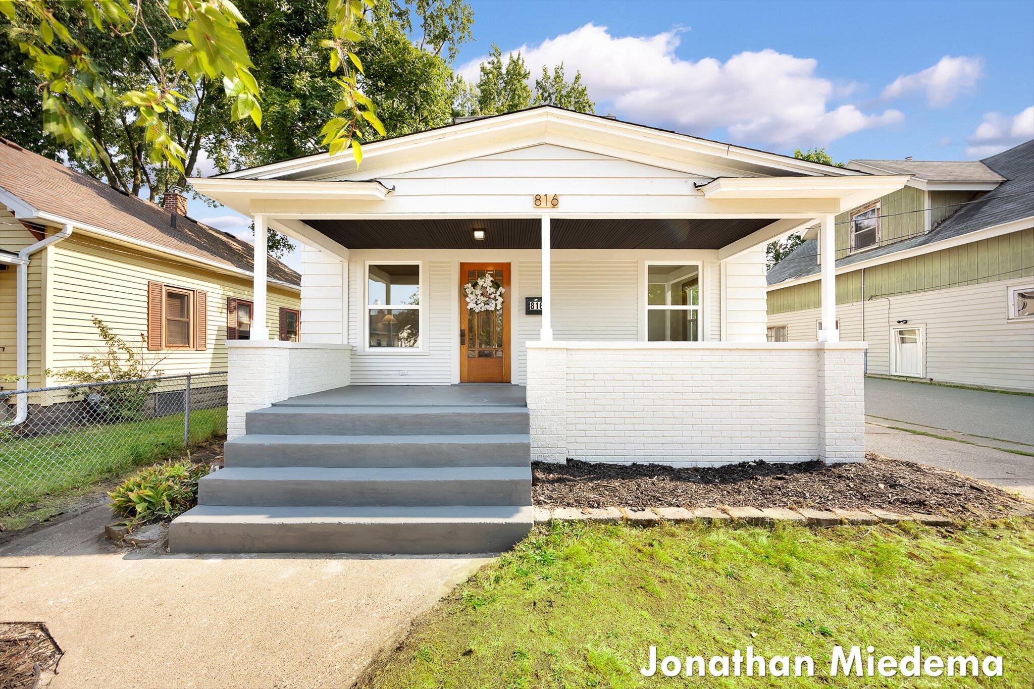 816 Richmond Street NW Grand Rapids MI 49504