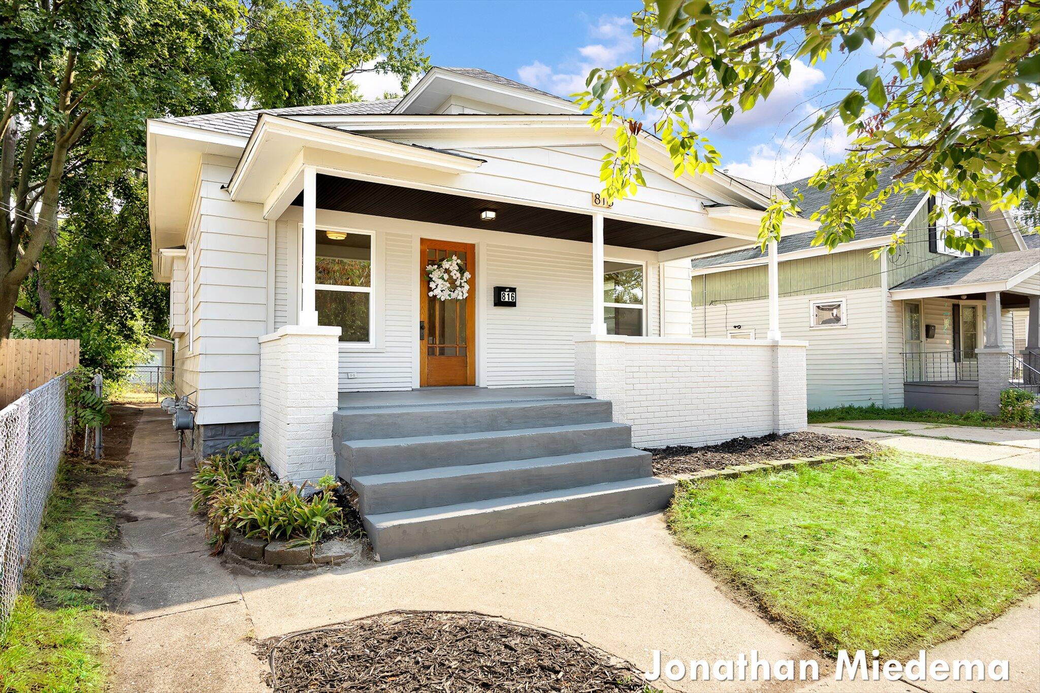 816 Richmond Street NW Grand Rapids MI 49504