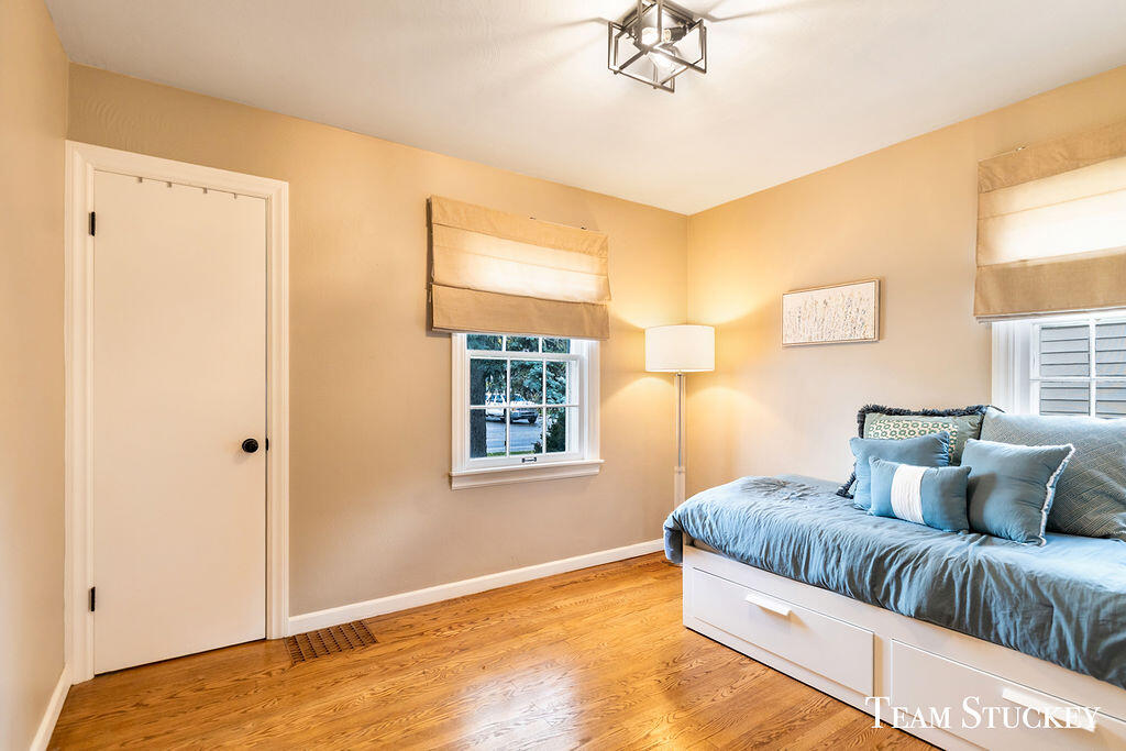 1060 Leonard Street NE Grand Rapids MI 49503