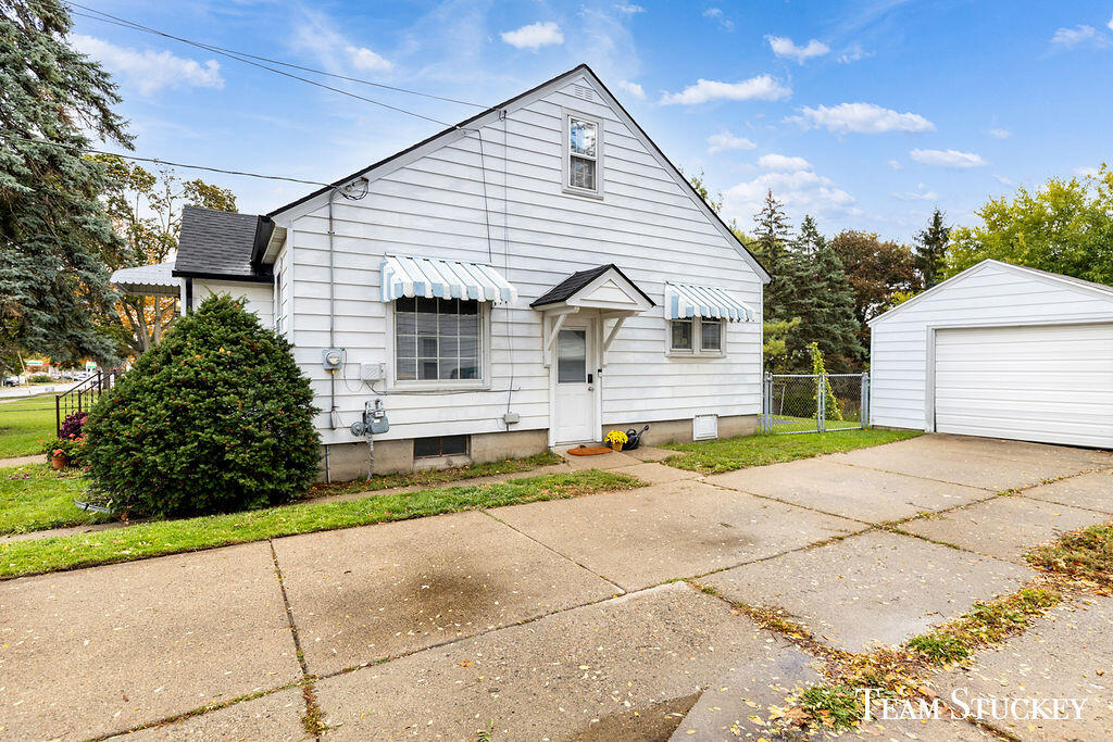 1060 Leonard Street NE Grand Rapids MI 49503