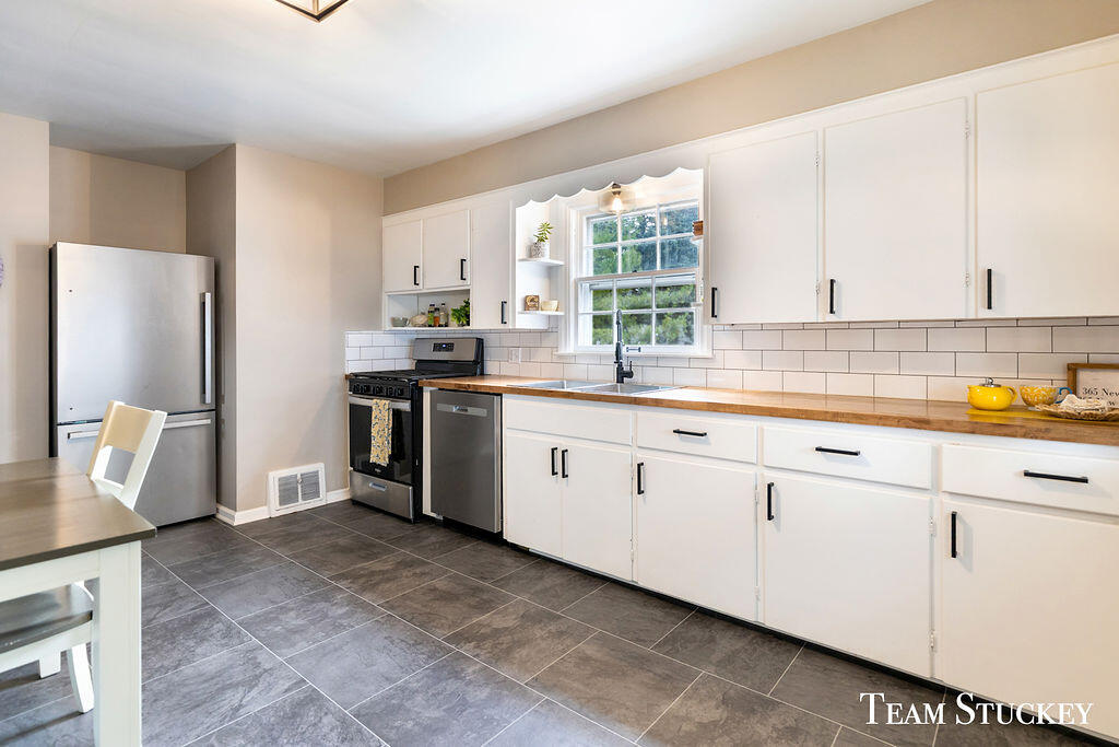 1060 Leonard Street NE Grand Rapids MI 49503