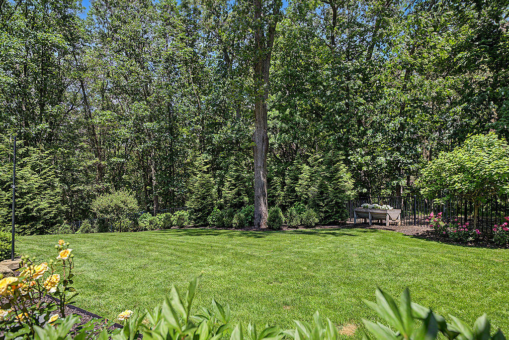 547 Roundtree Drive NE Ada MI 49301