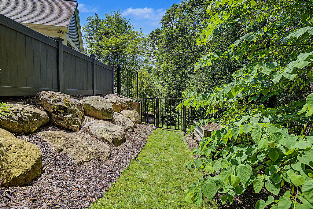 547 Roundtree Drive NE Ada MI 49301