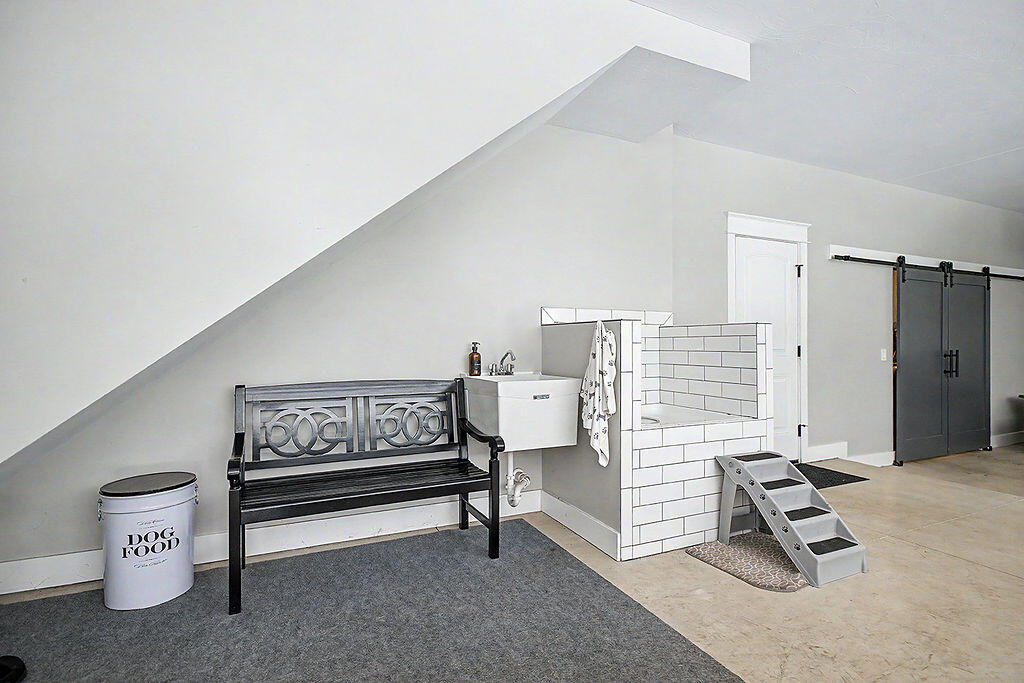 547 Roundtree Drive NE Ada MI 49301