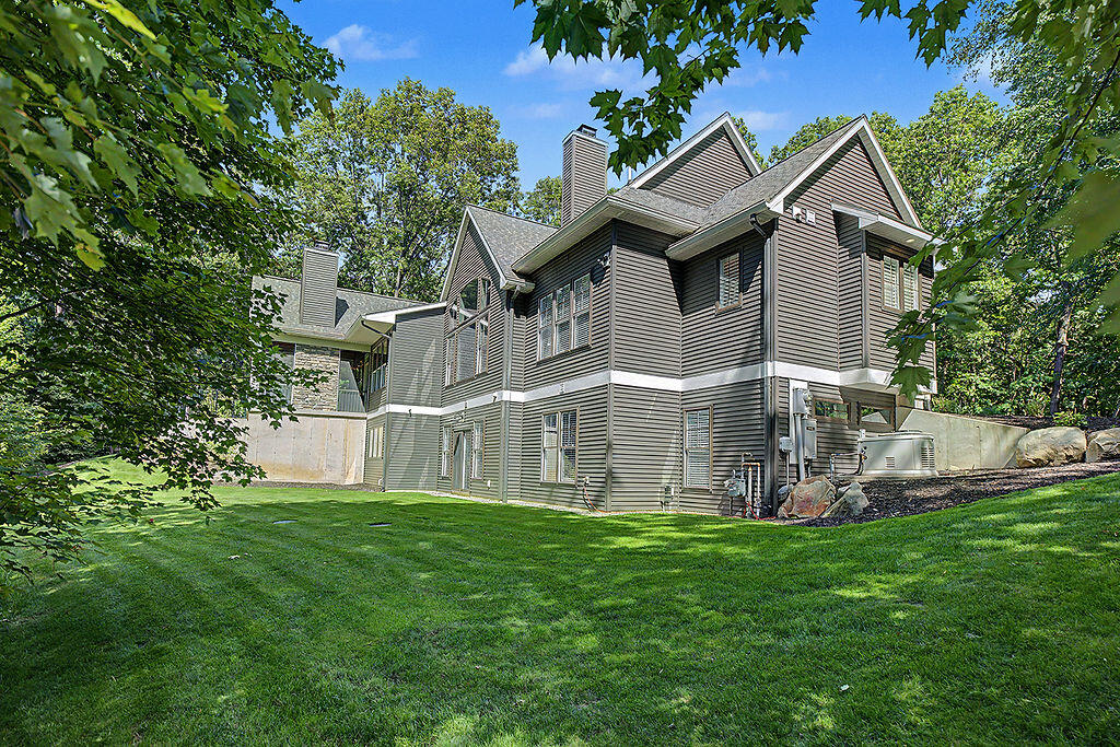 547 Roundtree Drive NE Ada MI 49301