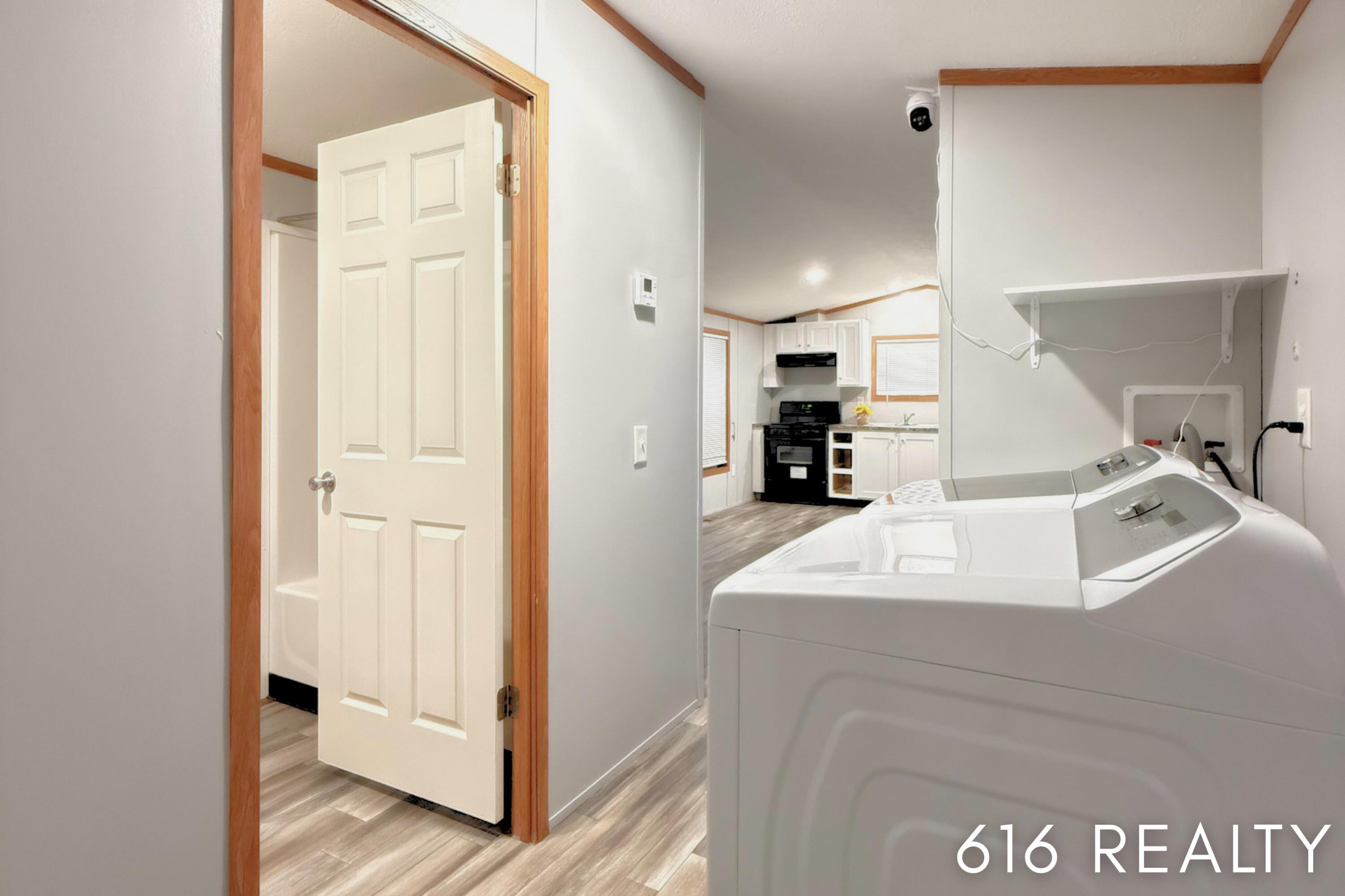 72 N Green Meadow Street SE Grand Rapids MI 49548